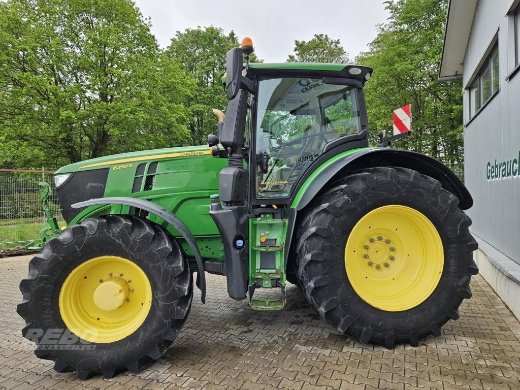 Traktor типа John Deere 6250R, Gebrauchtmaschine в Neuenkirchen-Vörden (Фотография 2)