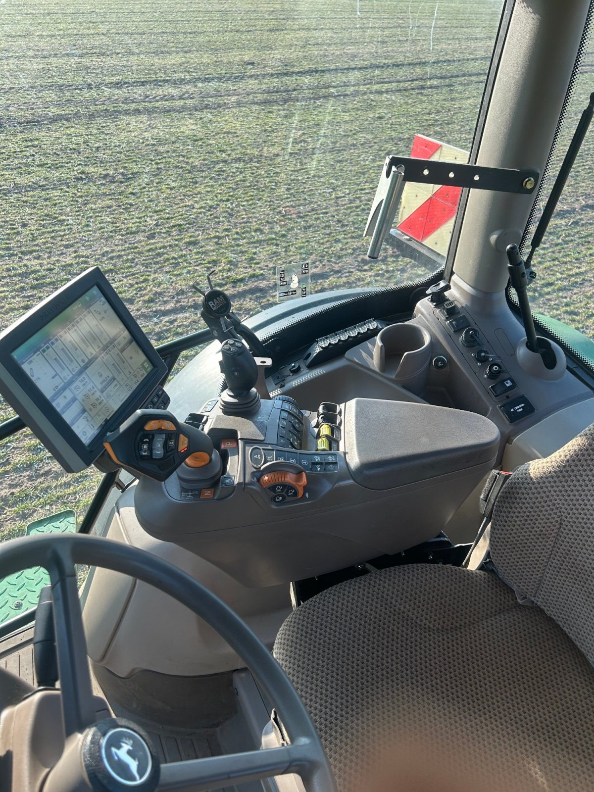 Traktor van het type John Deere 6250R, Gebrauchtmaschine in Potsdam (Foto 14)