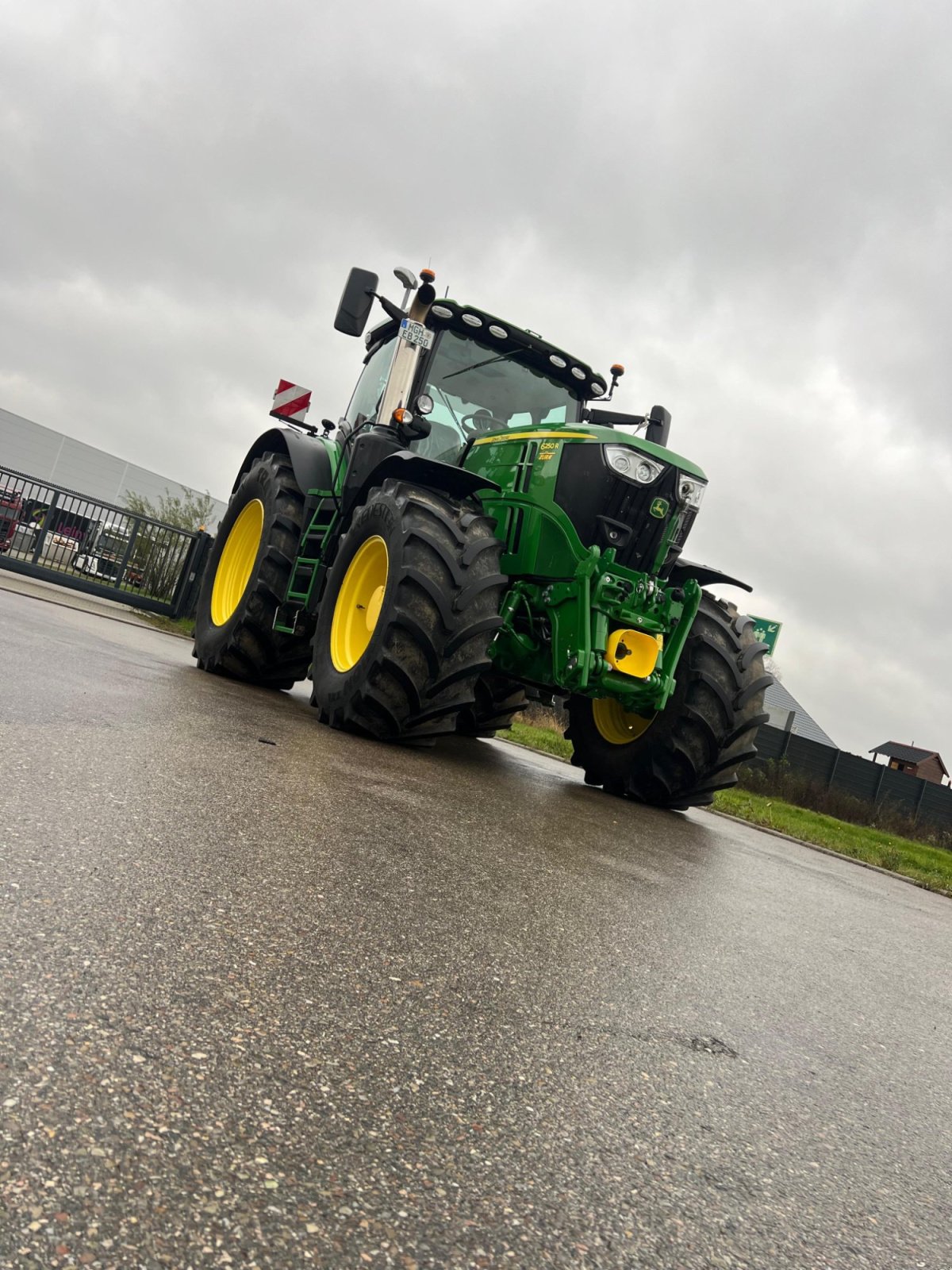 Traktor van het type John Deere 6250R, Gebrauchtmaschine in Weikersheim (Foto 12)