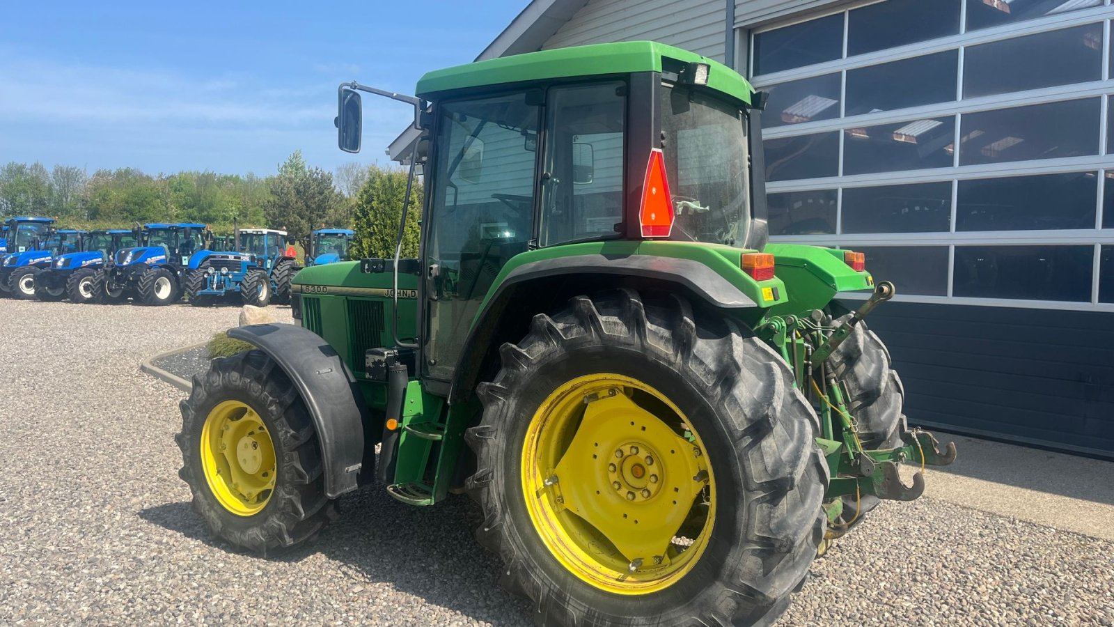 Traktor от тип John Deere 6300 Meget velholdt traktor. Samme ejer de sidste 29år, Gebrauchtmaschine в Lintrup (Снимка 3)