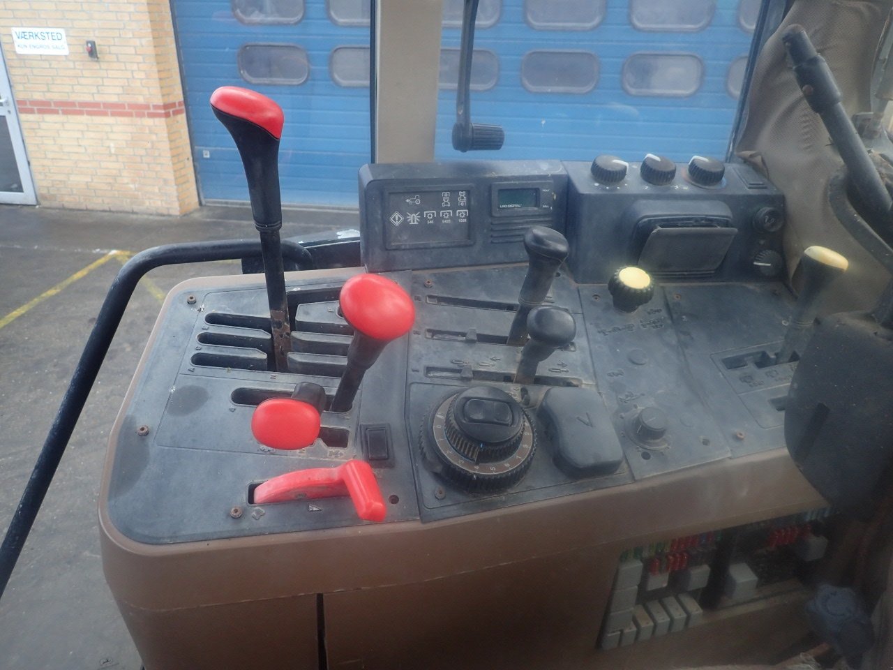 Traktor типа John Deere 6300, Gebrauchtmaschine в Viborg (Фотография 6)