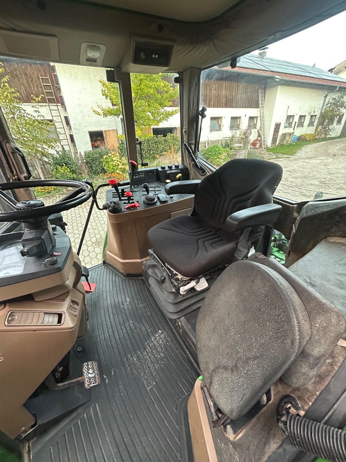 Traktor от тип John Deere 6300, Gebrauchtmaschine в Mehring (Снимка 2)