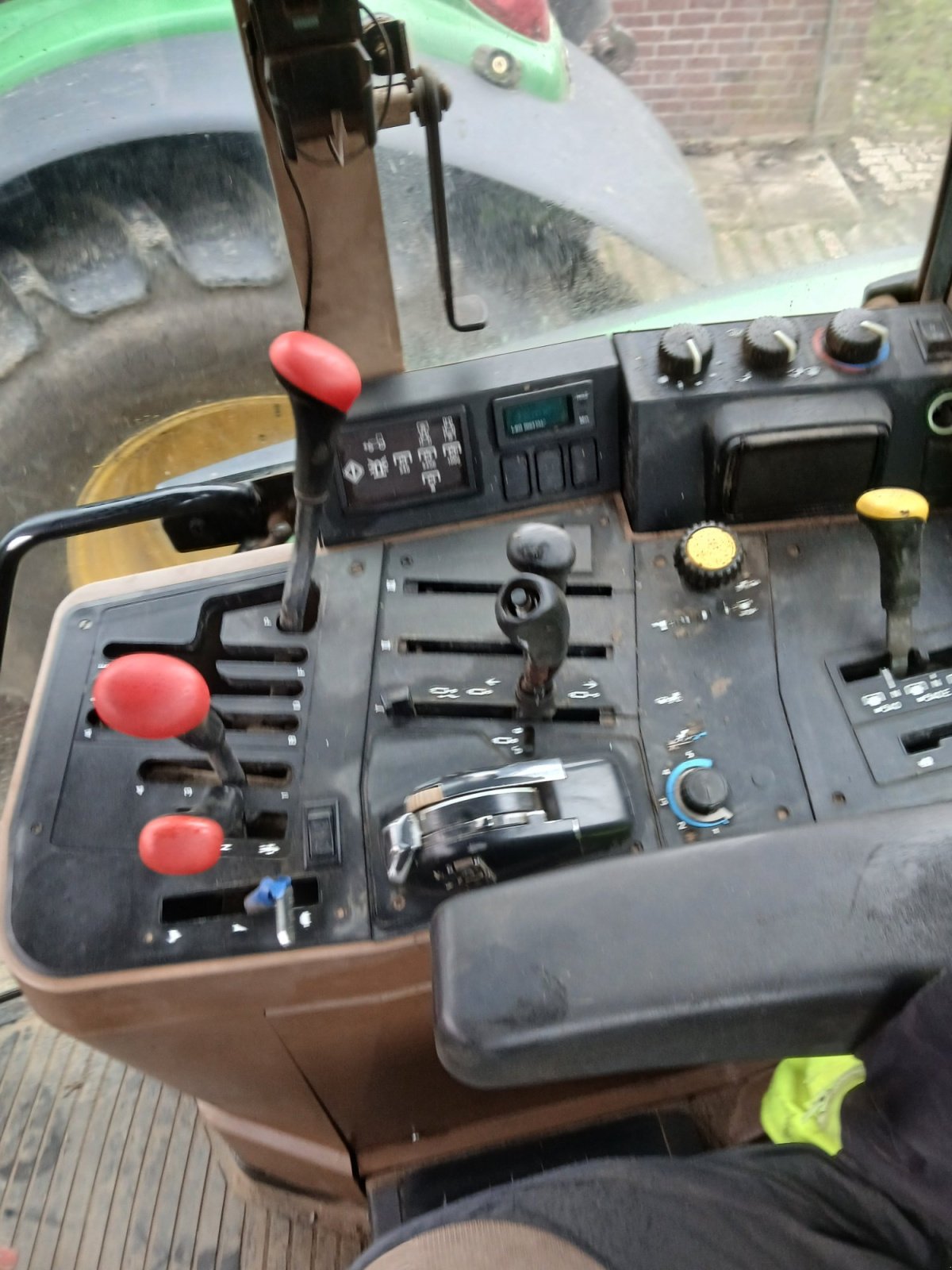 Traktor typu John Deere 6300, Gebrauchtmaschine v Buxtehude (Obrázek 2)