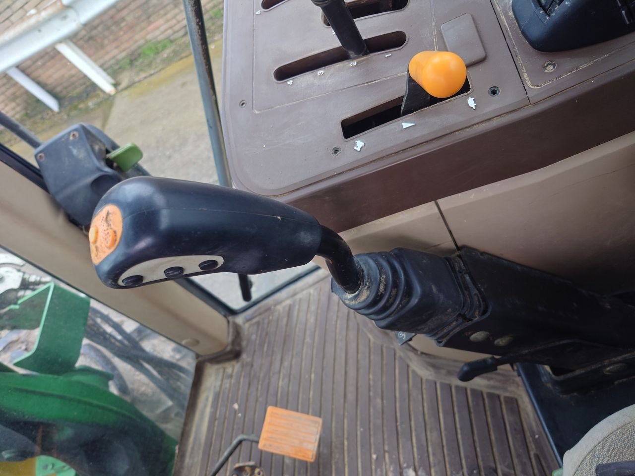 Traktor типа John Deere 6310, Gebrauchtmaschine в Wieringerwerf (Фотография 11)