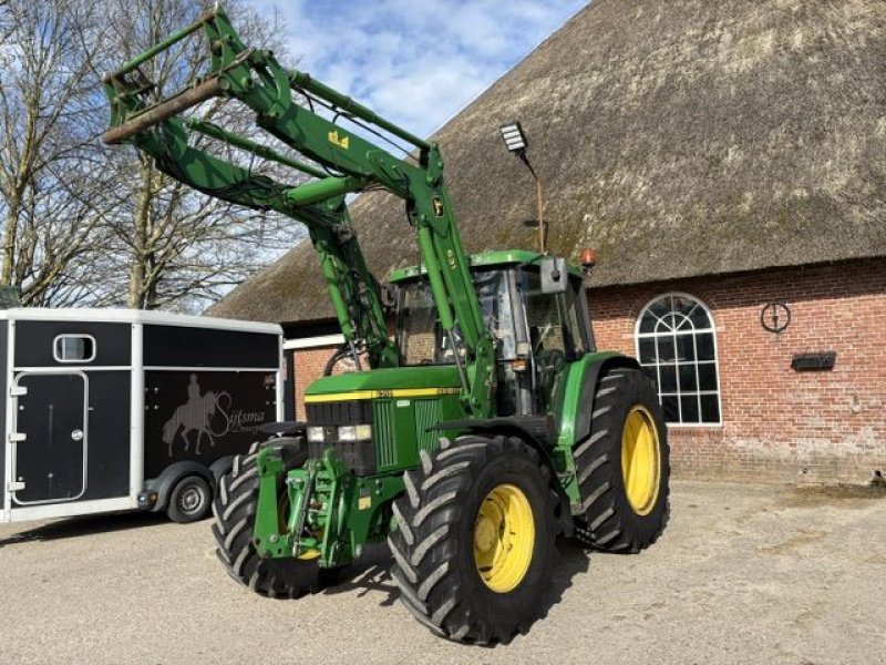 Traktor van het type John Deere 6310, Gebrauchtmaschine in St. - Jacobiparochie (Foto 1)
