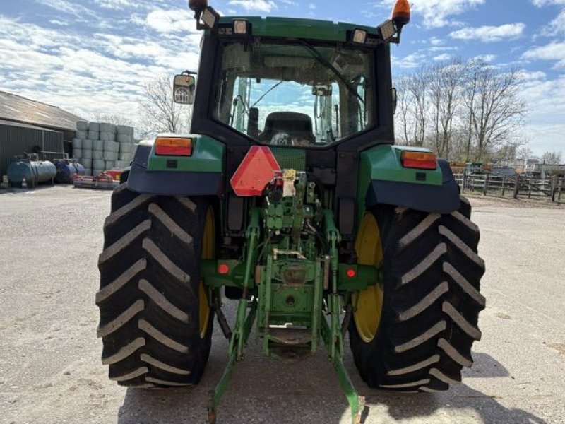 Traktor типа John Deere 6310, Gebrauchtmaschine в St. - Jacobiparochie (Фотография 8)