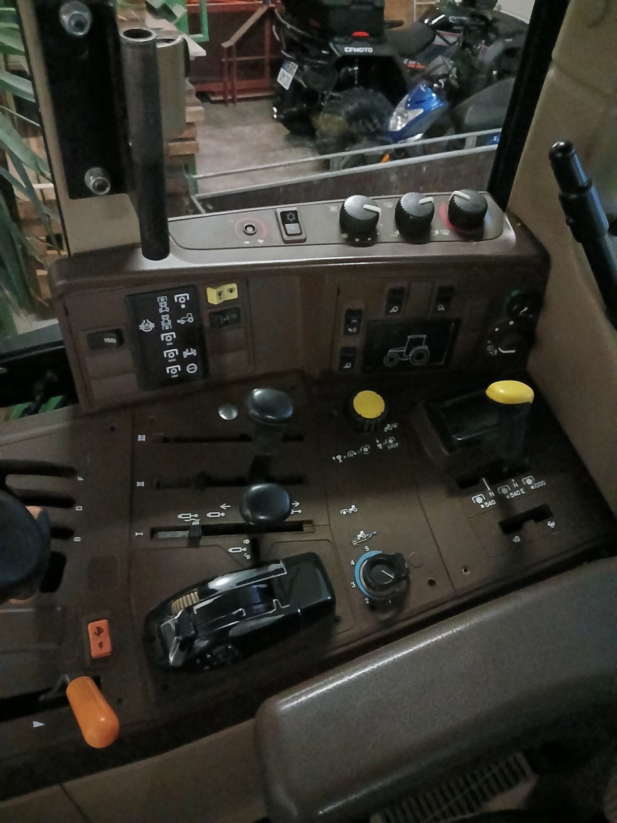 Traktor tipa John Deere 6310, Gebrauchtmaschine u Künzing (Slika 3)