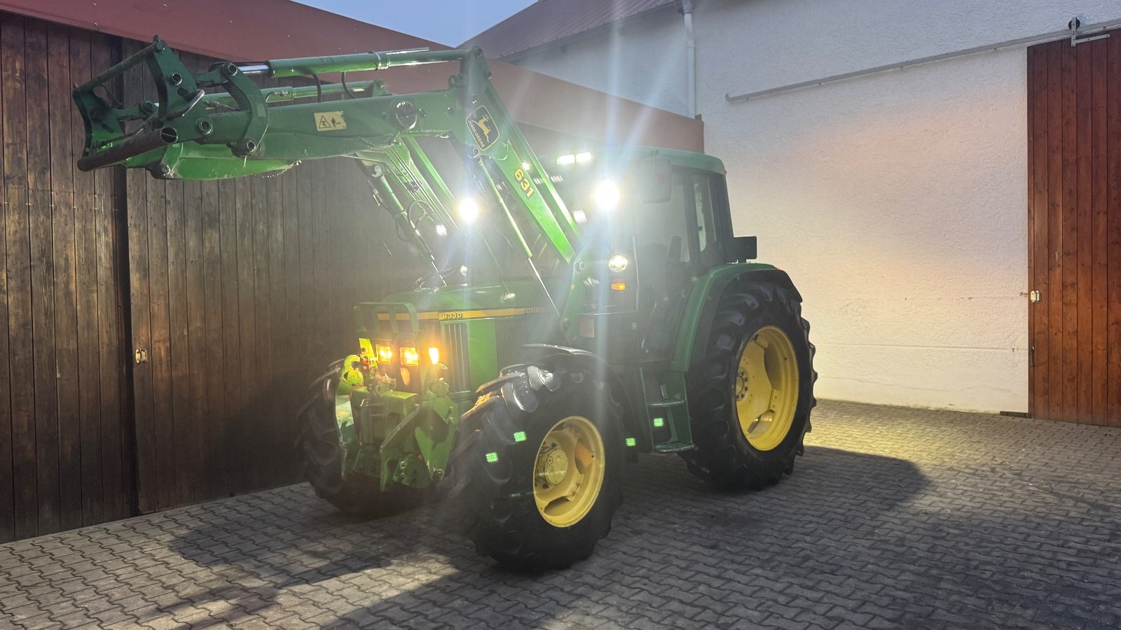 Traktor des Typs John Deere 6310, Gebrauchtmaschine in Ingolstadt (Bild 2)