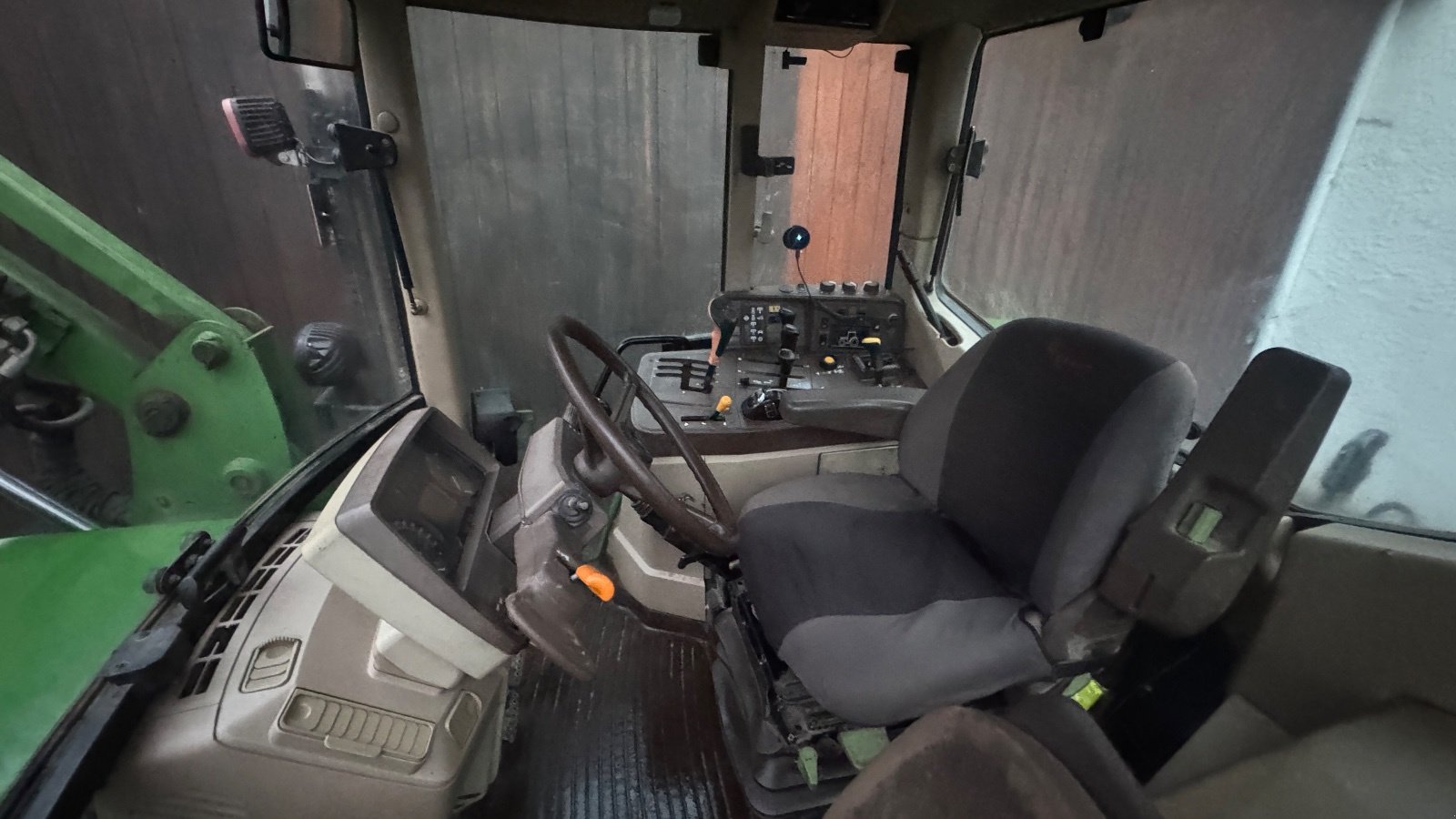 Traktor des Typs John Deere 6310, Gebrauchtmaschine in Ingolstadt (Bild 3)