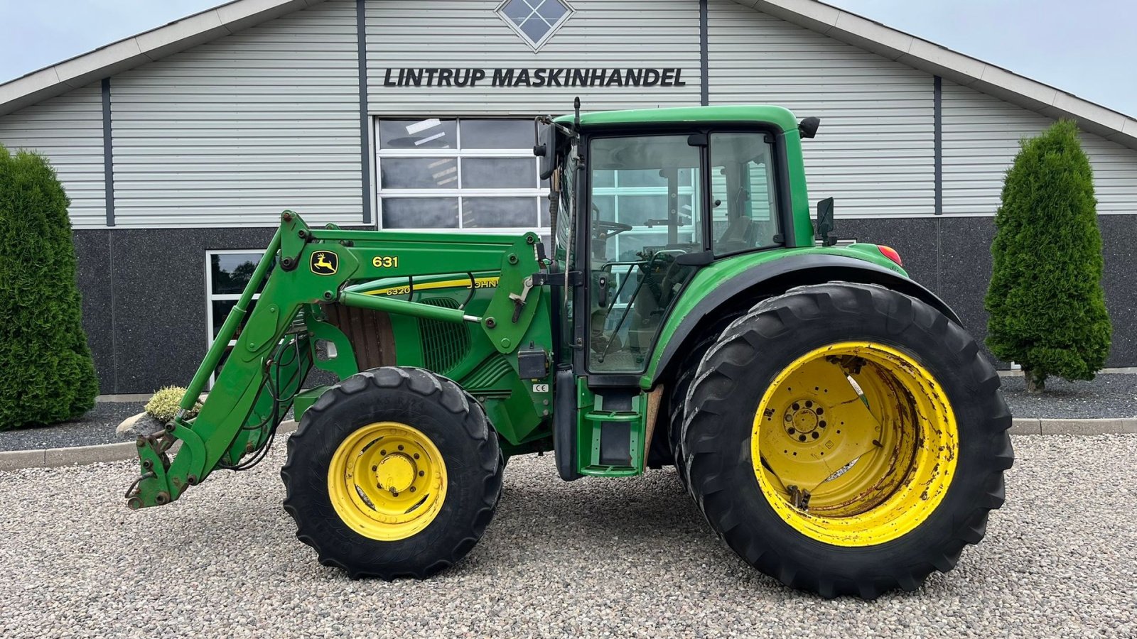 Traktor του τύπου John Deere 6320 m/JD 631 Frontlæsser  AutoPower og TLS affjedret foraksel, Gebrauchtmaschine σε Lintrup (Φωτογραφία 1)