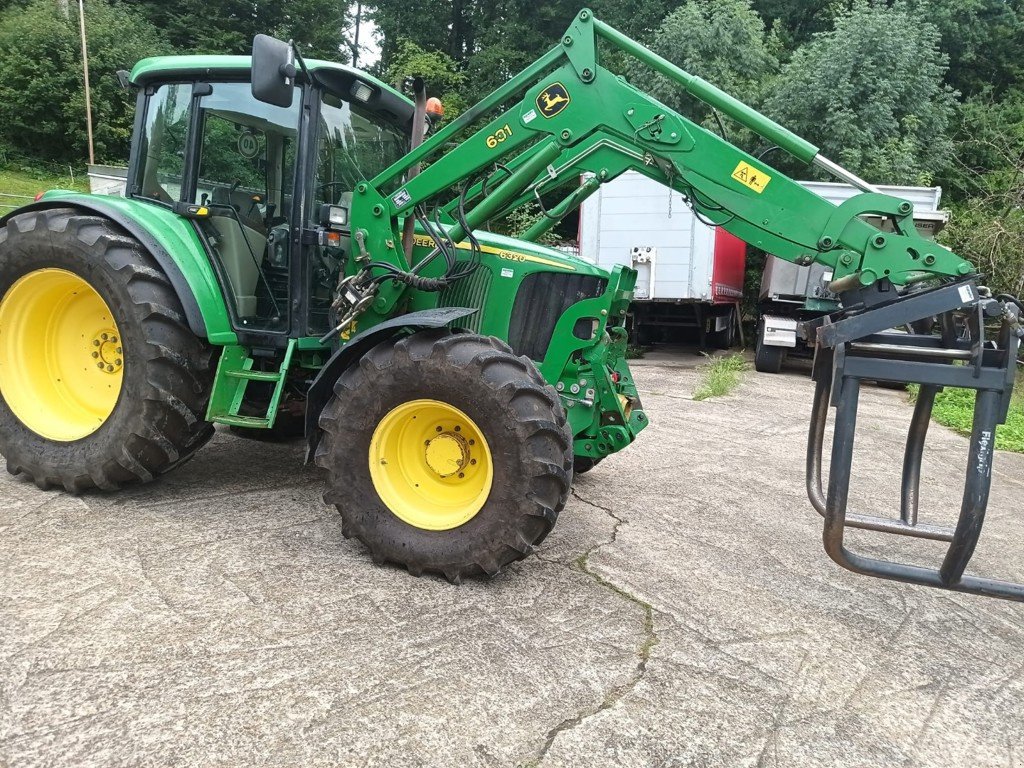 Traktor des Typs John Deere 6320 SE, Gebrauchtmaschine in Etziken (Bild 4)