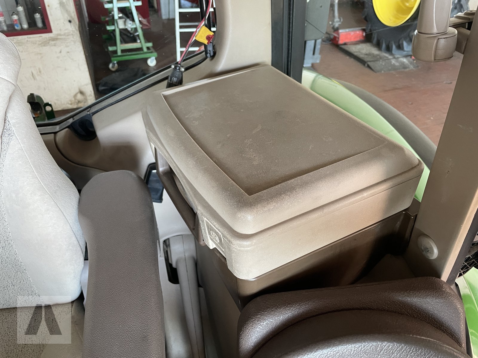 Traktor типа John Deere 6320, Gebrauchtmaschine в Eggenfelden (Фотография 22)