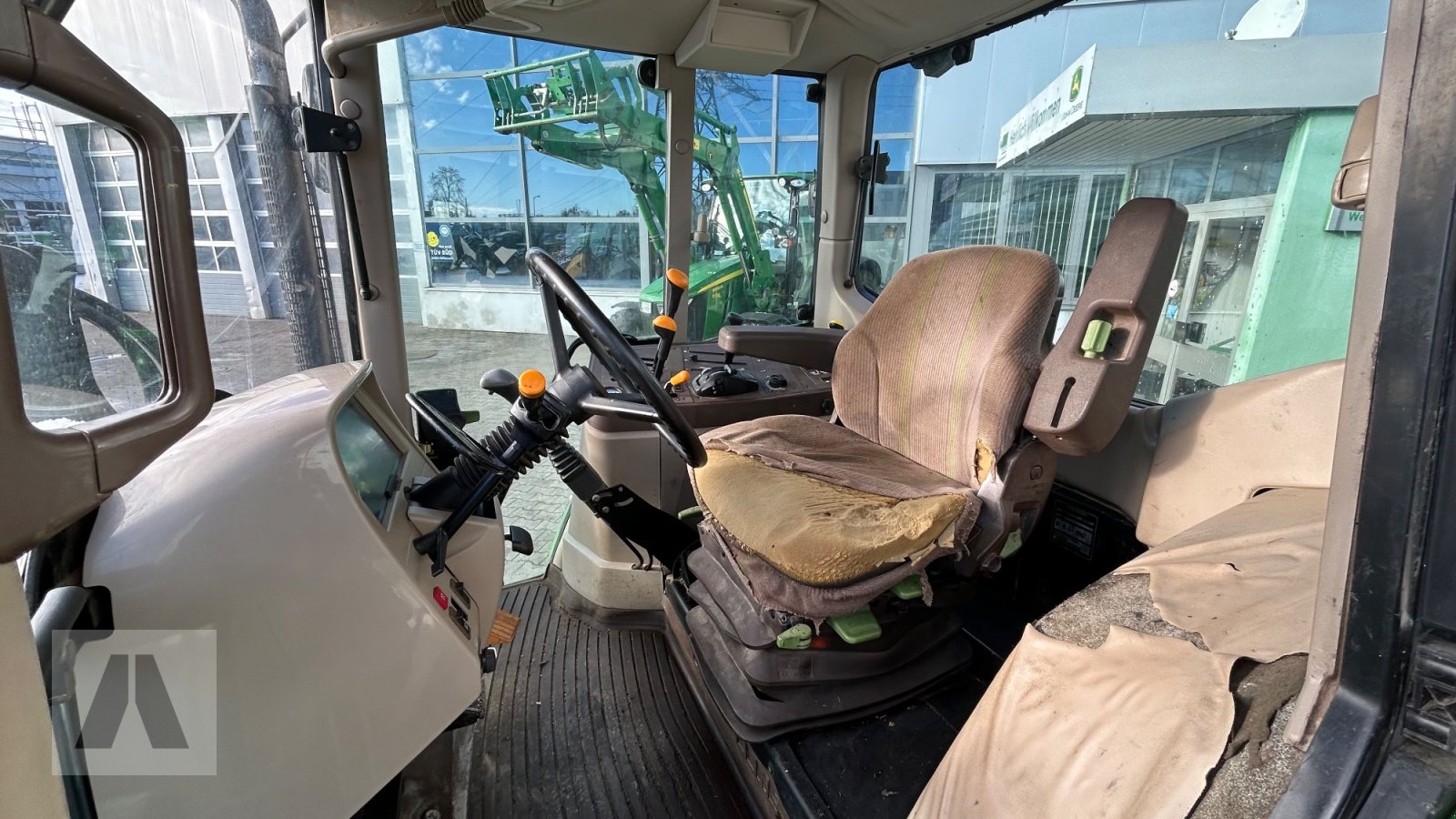 Traktor от тип John Deere 6320SE, Gebrauchtmaschine в Regensburg (Снимка 13)