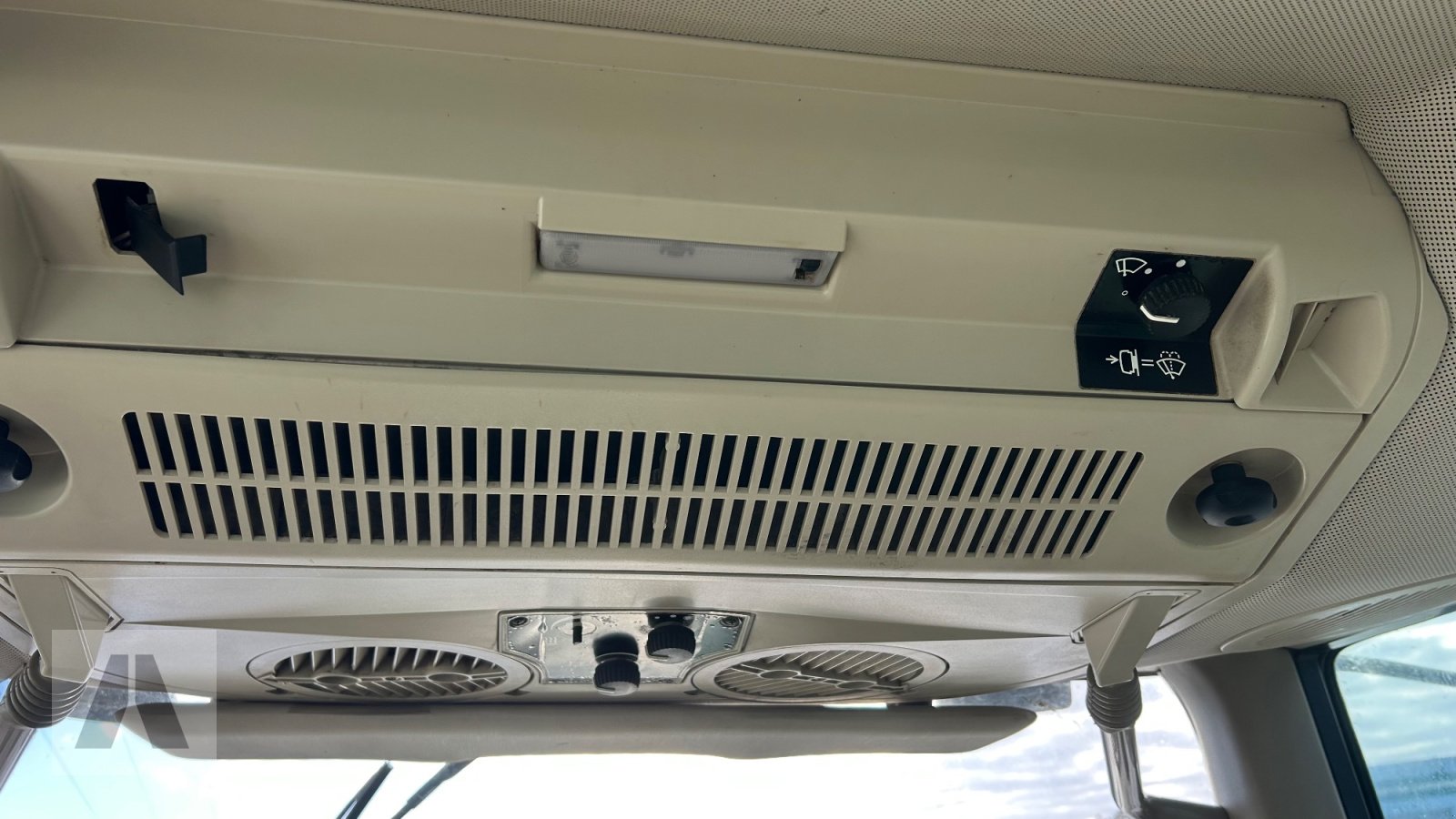 Traktor от тип John Deere 6320SE, Gebrauchtmaschine в Regensburg (Снимка 17)