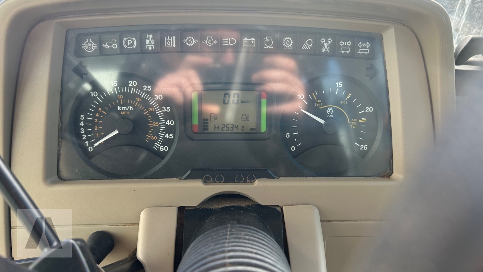 Traktor от тип John Deere 6320SE, Gebrauchtmaschine в Regensburg (Снимка 19)