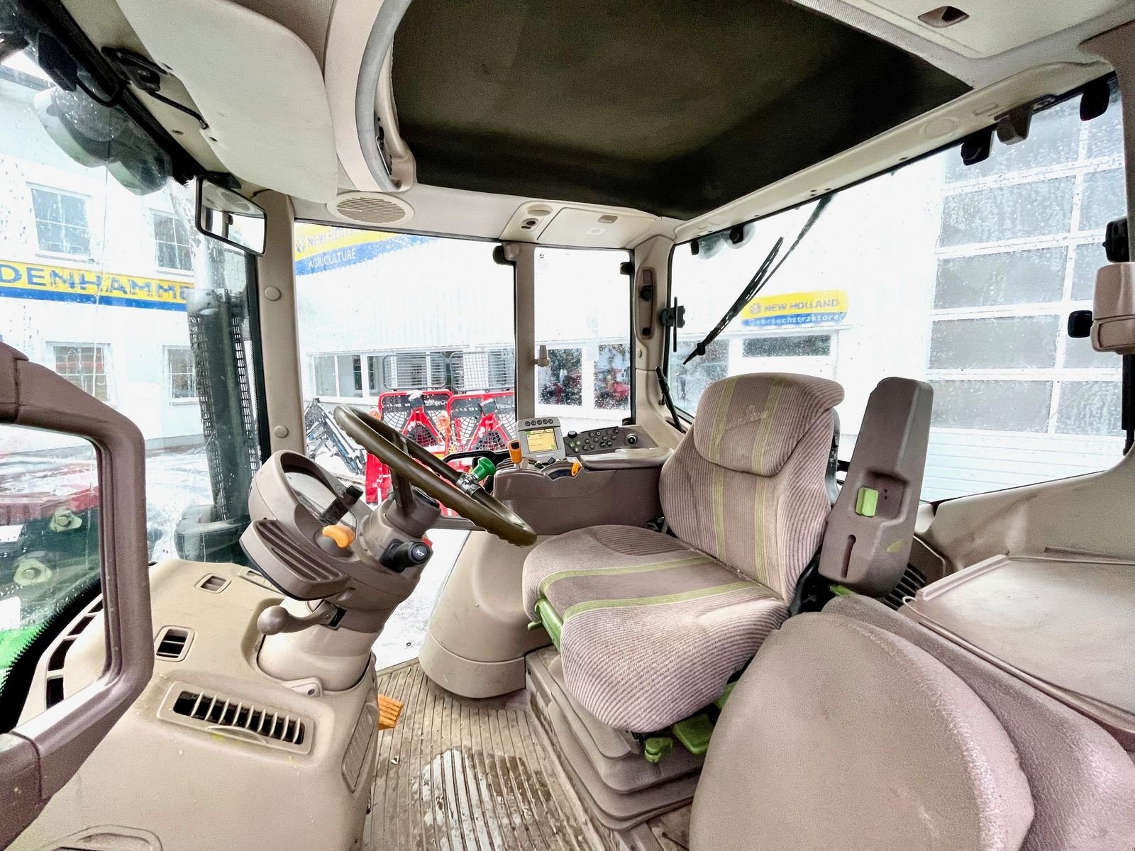 Traktor Türe ait John Deere 6330 Premium Plus, Gebrauchtmaschine içinde Burgkirchen (resim 8)