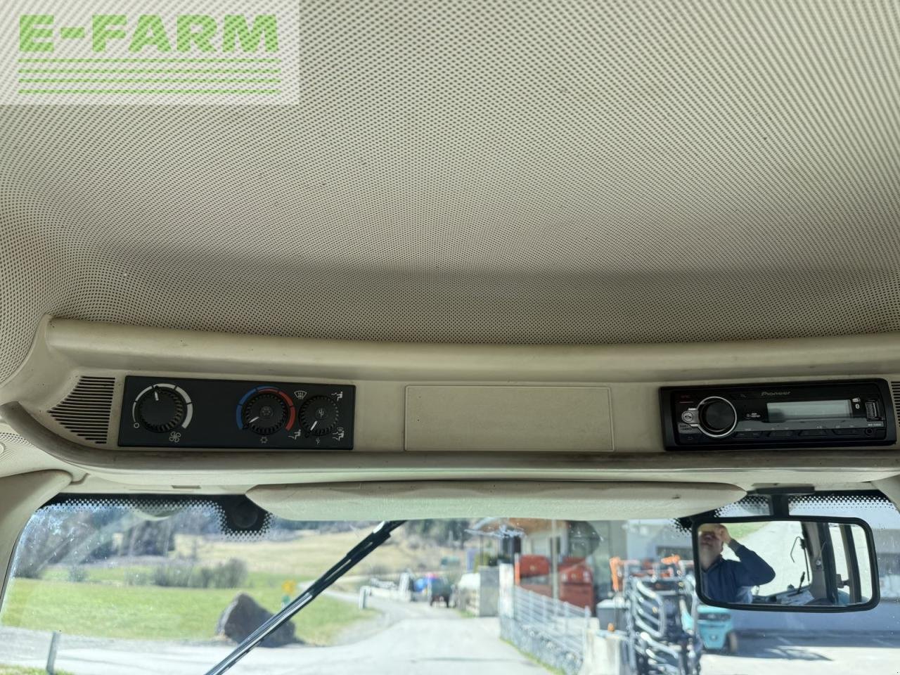 Traktor des Typs John Deere 6330 premium plus, Gebrauchtmaschine in MÜHLEN (Bild 15)