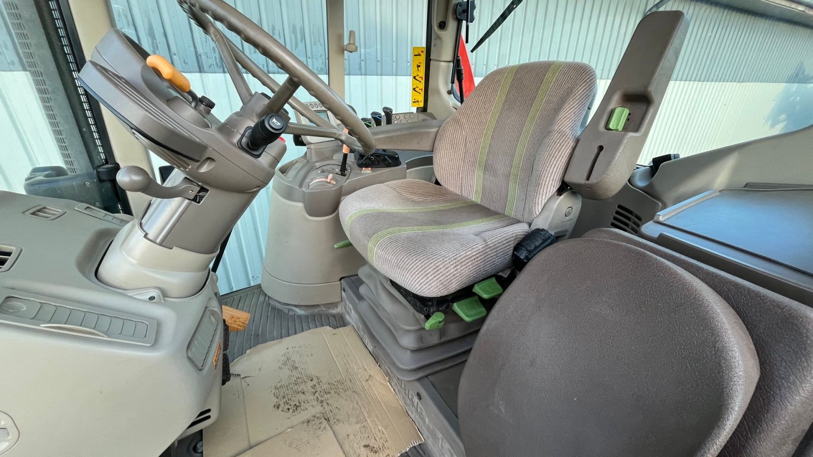 Traktor a típus John Deere 6330 PREMIUM TLS ZUIDBERG FRONTLIFT, Gebrauchtmaschine ekkor: Bælum (Kép 5)