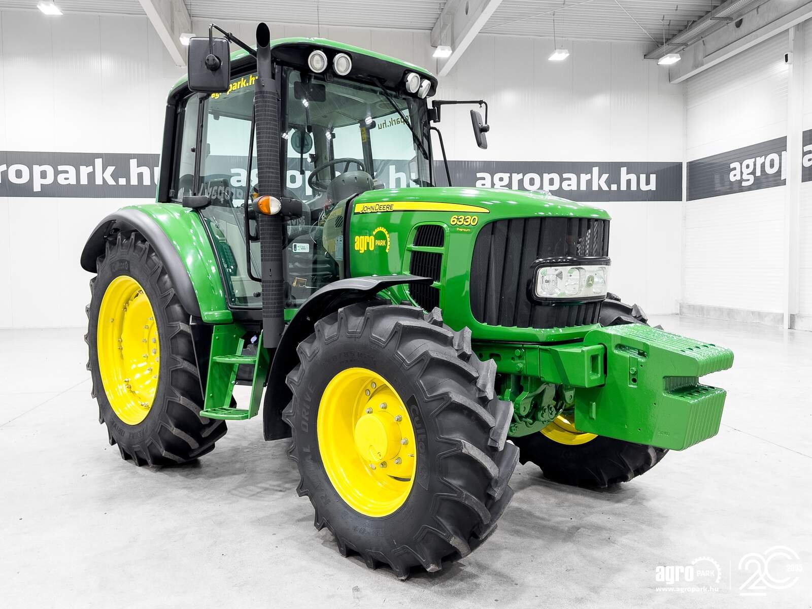 Traktor typu John Deere 6330 Premium, Gebrauchtmaschine v Csengele (Obrázek 2)