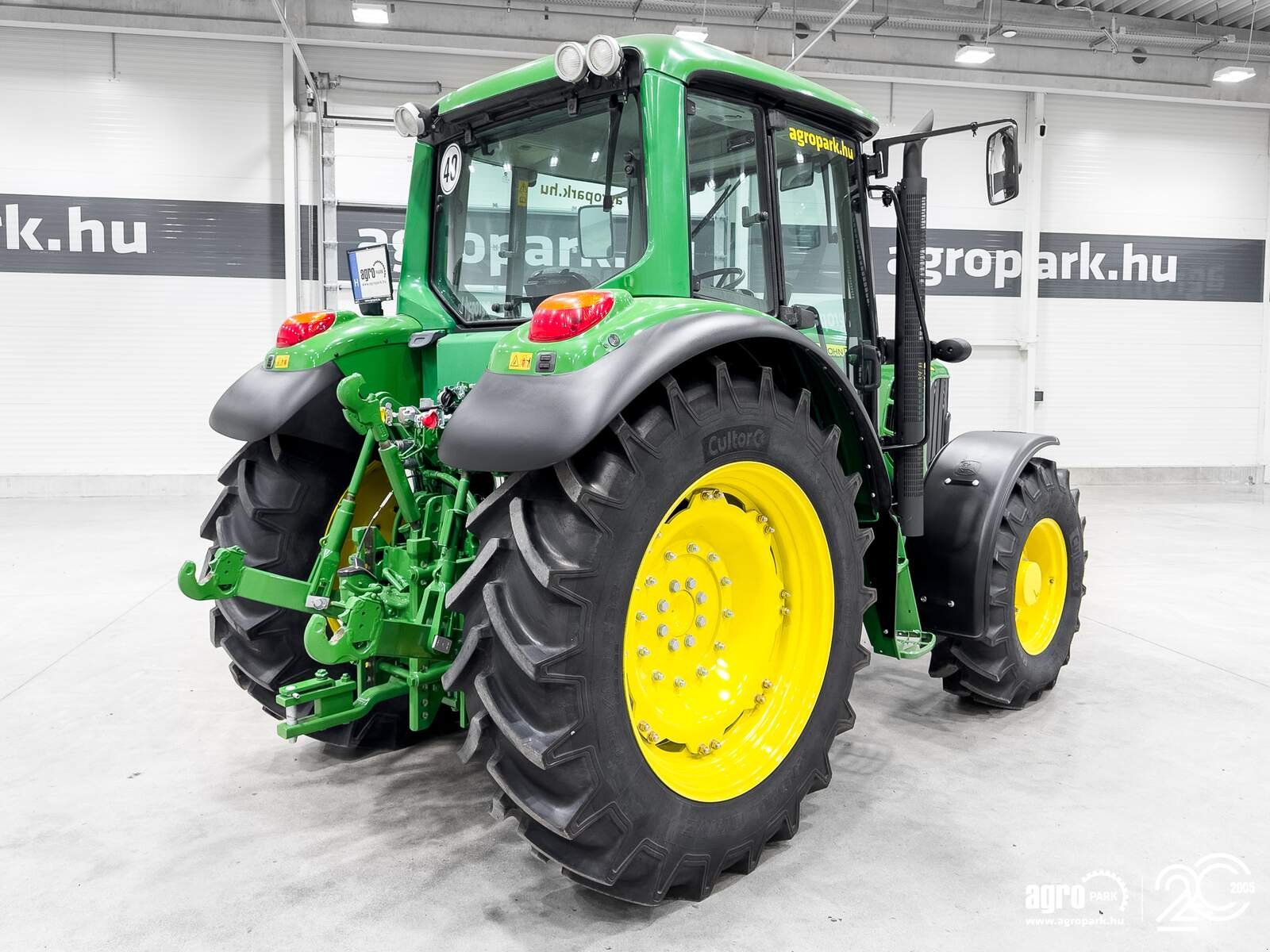Traktor typu John Deere 6330 Premium, Gebrauchtmaschine v Csengele (Obrázek 3)