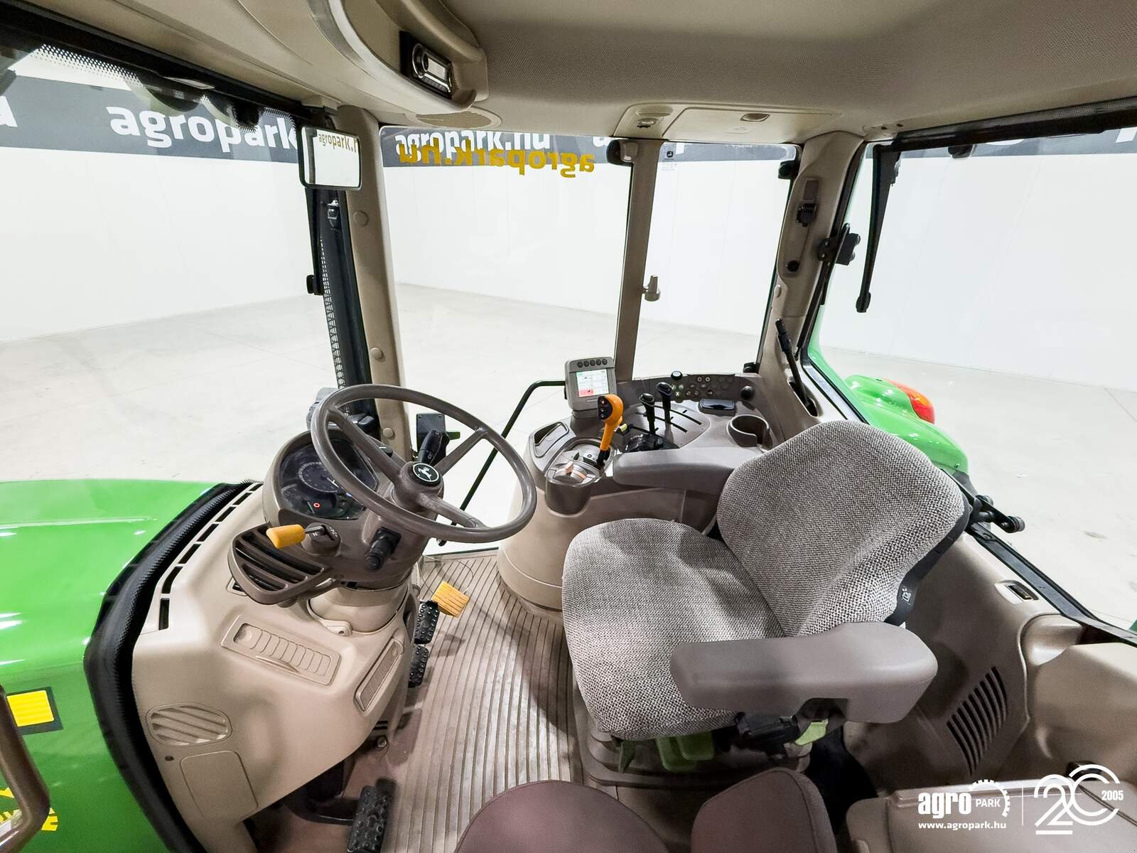 Traktor typu John Deere 6330 Premium, Gebrauchtmaschine v Csengele (Obrázek 8)