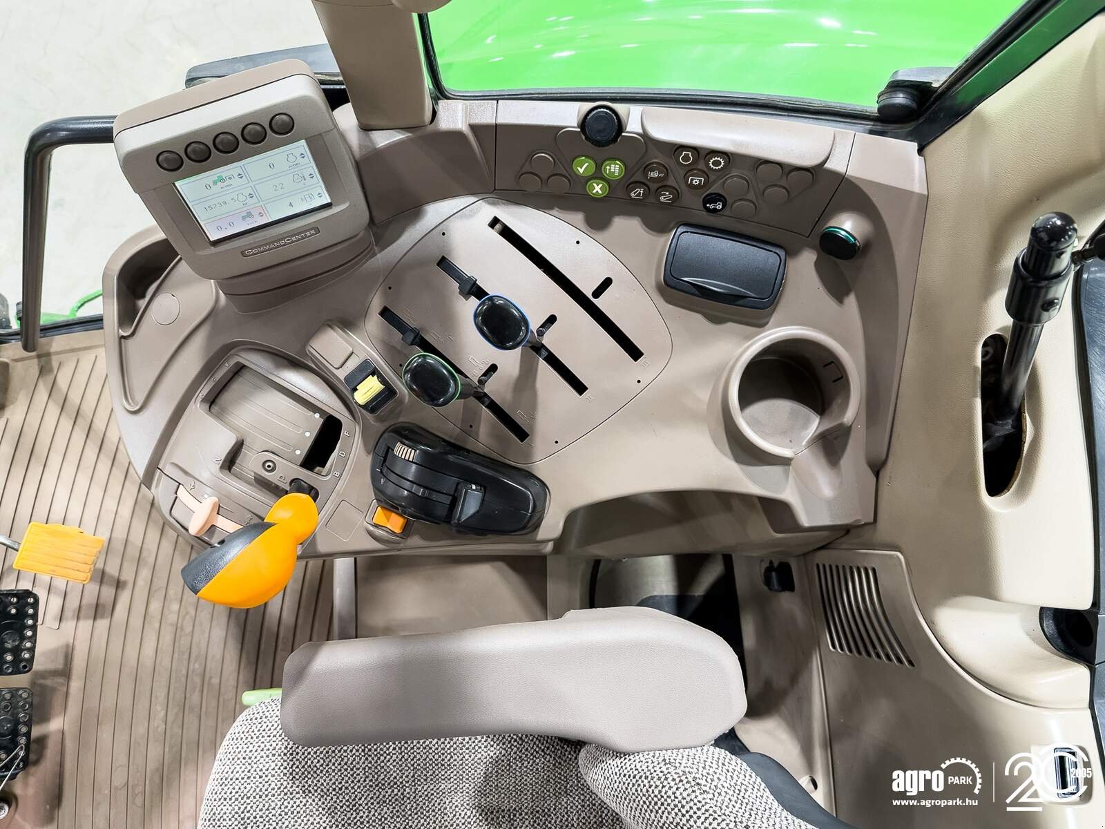 Traktor typu John Deere 6330 Premium, Gebrauchtmaschine v Csengele (Obrázek 9)