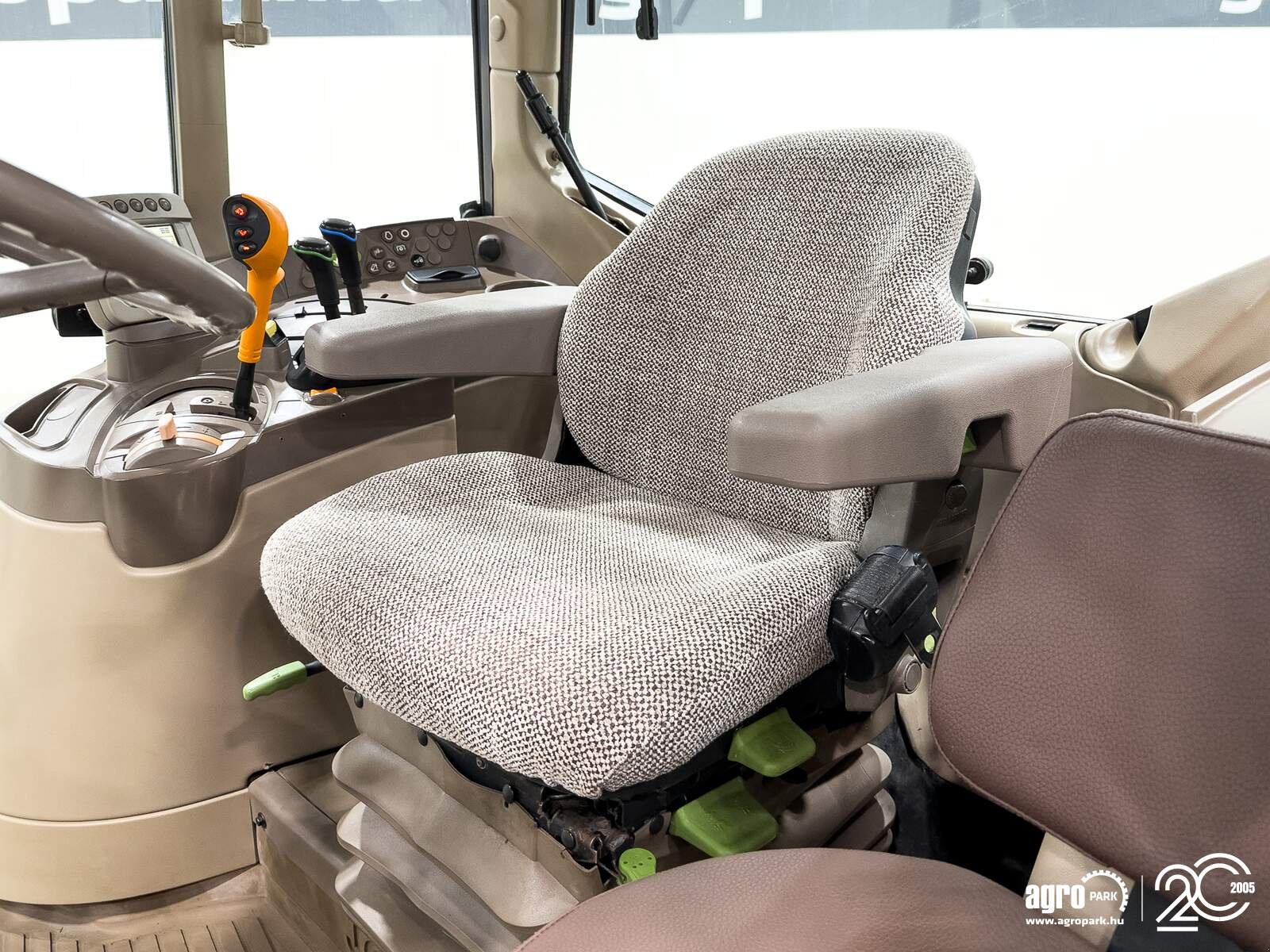 Traktor typu John Deere 6330 Premium, Gebrauchtmaschine v Csengele (Obrázek 11)