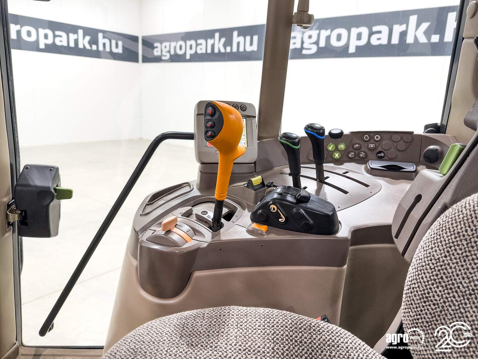 Traktor typu John Deere 6330 Premium, Gebrauchtmaschine v Csengele (Obrázek 12)