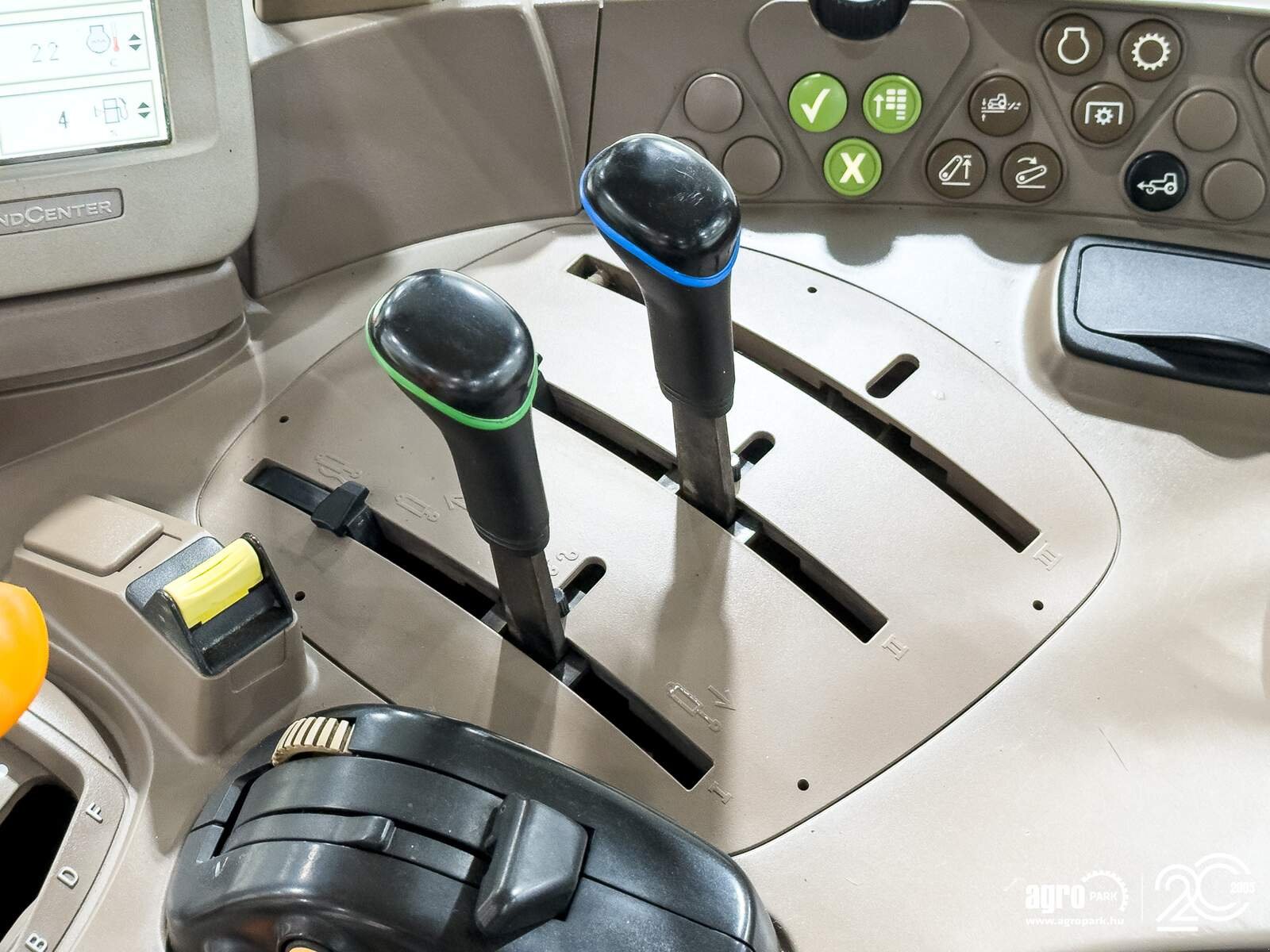 Traktor typu John Deere 6330 Premium, Gebrauchtmaschine v Csengele (Obrázek 16)