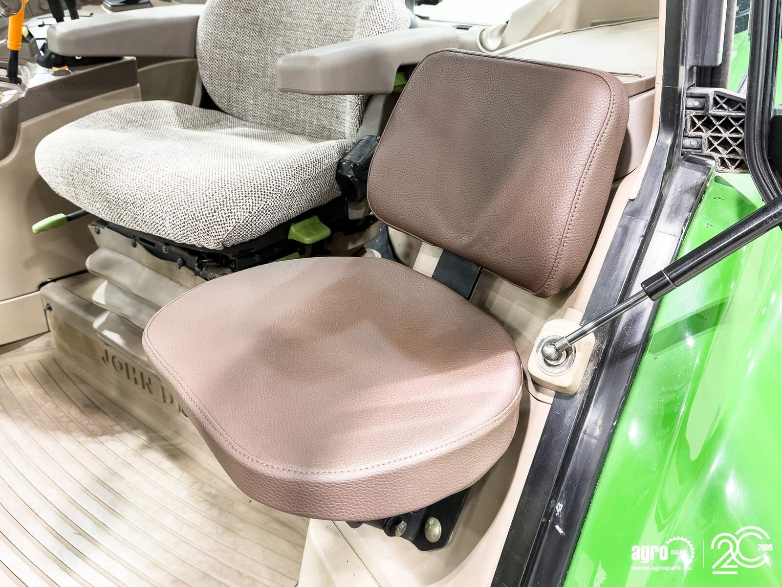 Traktor typu John Deere 6330 Premium, Gebrauchtmaschine v Csengele (Obrázek 26)