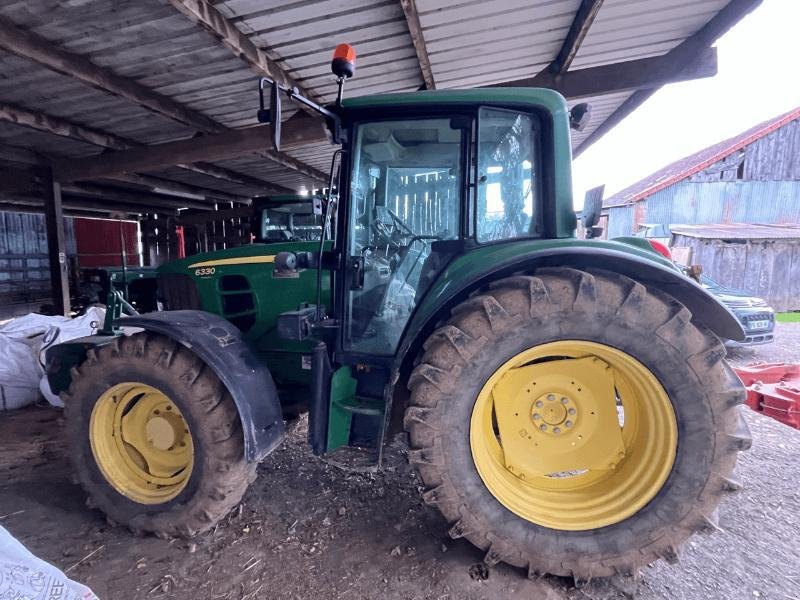 Traktor typu John Deere 6330 PREMIUM, Gebrauchtmaschine v LE PONT CHRETIEN (Obrázek 2)