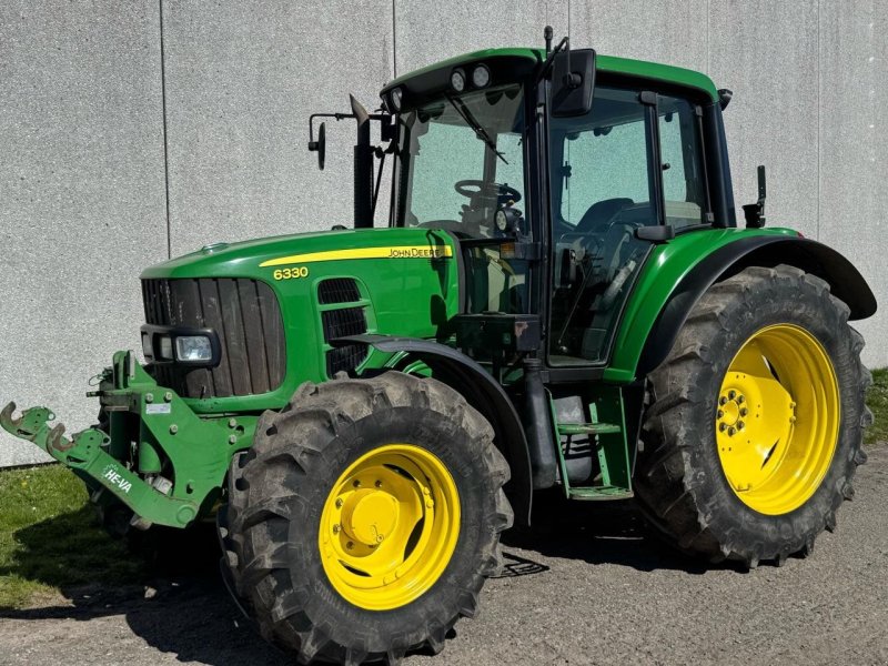 Traktor типа John Deere 6330, Gebrauchtmaschine в Saksøbing (Фотография 1)