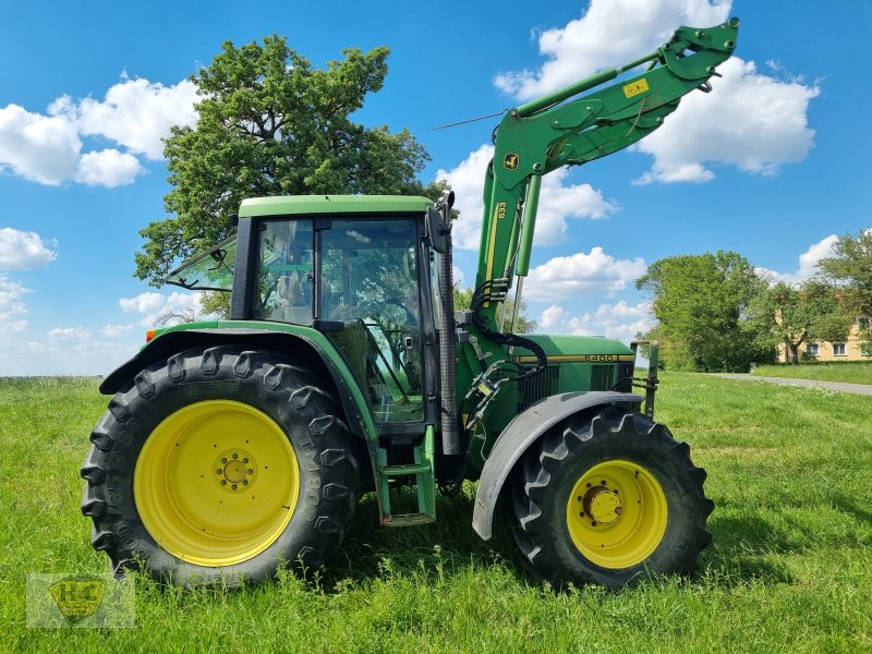 Traktor типа John Deere 6400 Premium Frontlader, Gebrauchtmaschine в Willanzheim