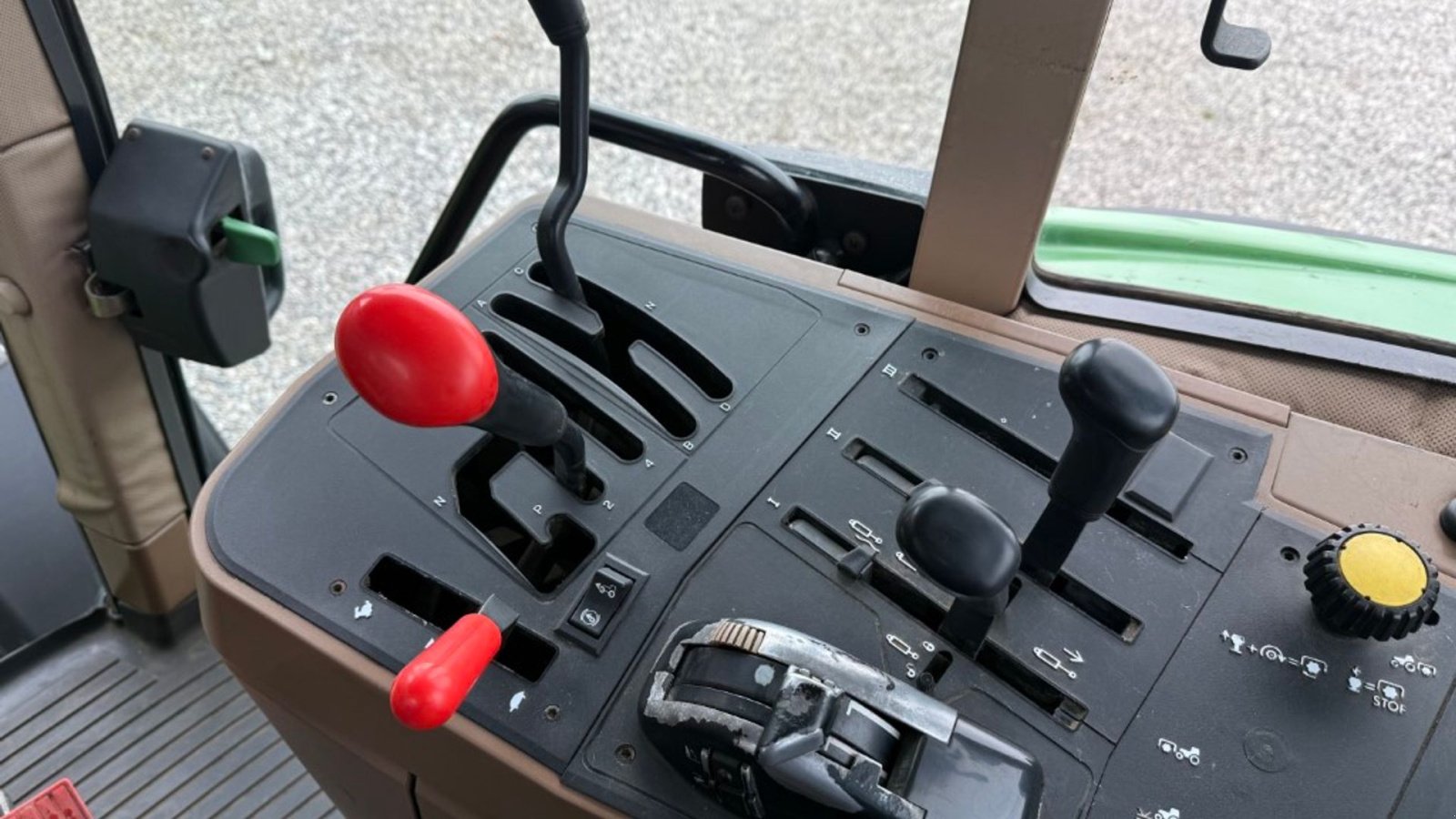 Traktor типа John Deere 6400 SE, Gebrauchtmaschine в Hadsten (Фотография 17)