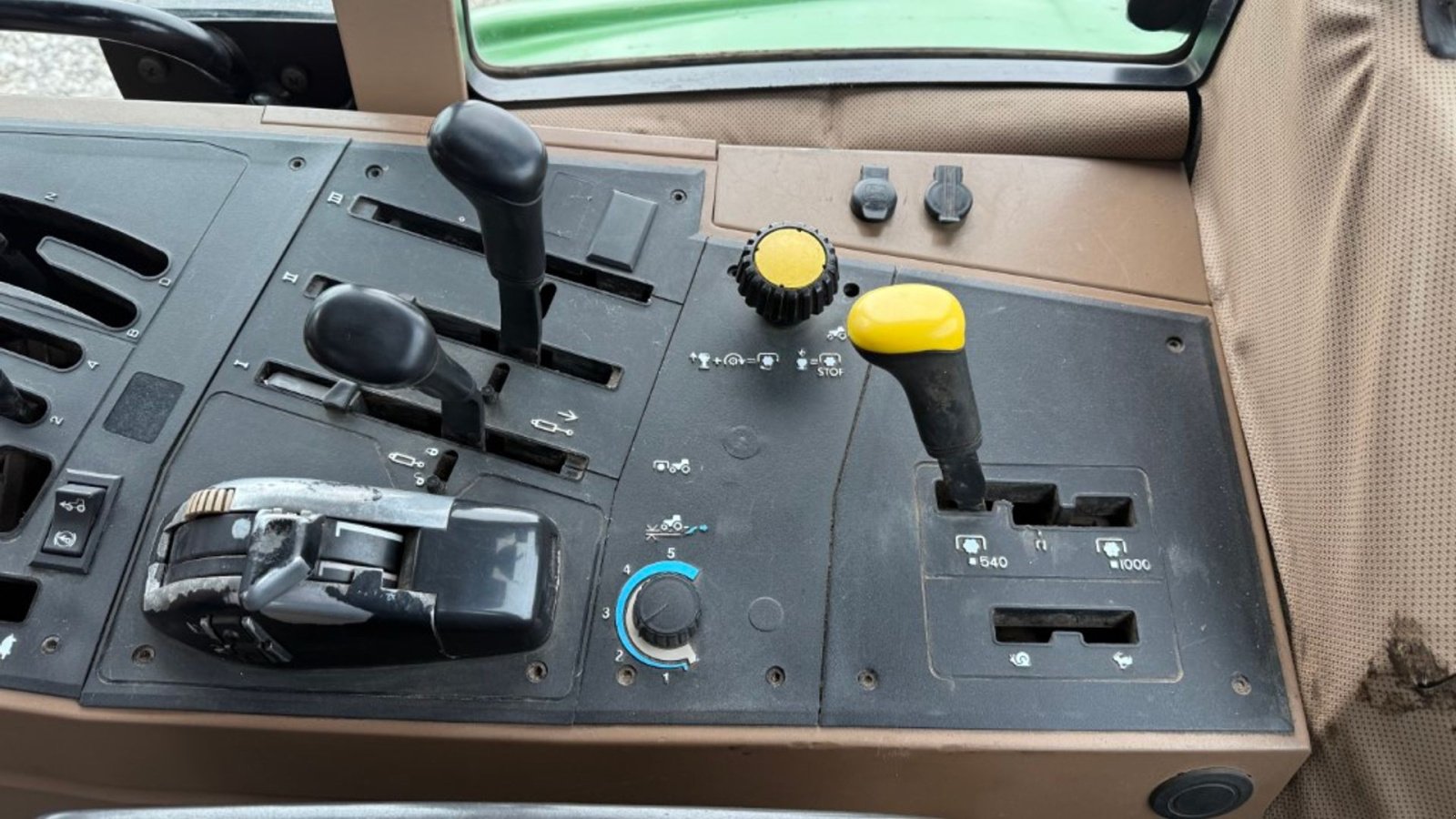 Traktor типа John Deere 6400 SE, Gebrauchtmaschine в Hadsten (Фотография 18)