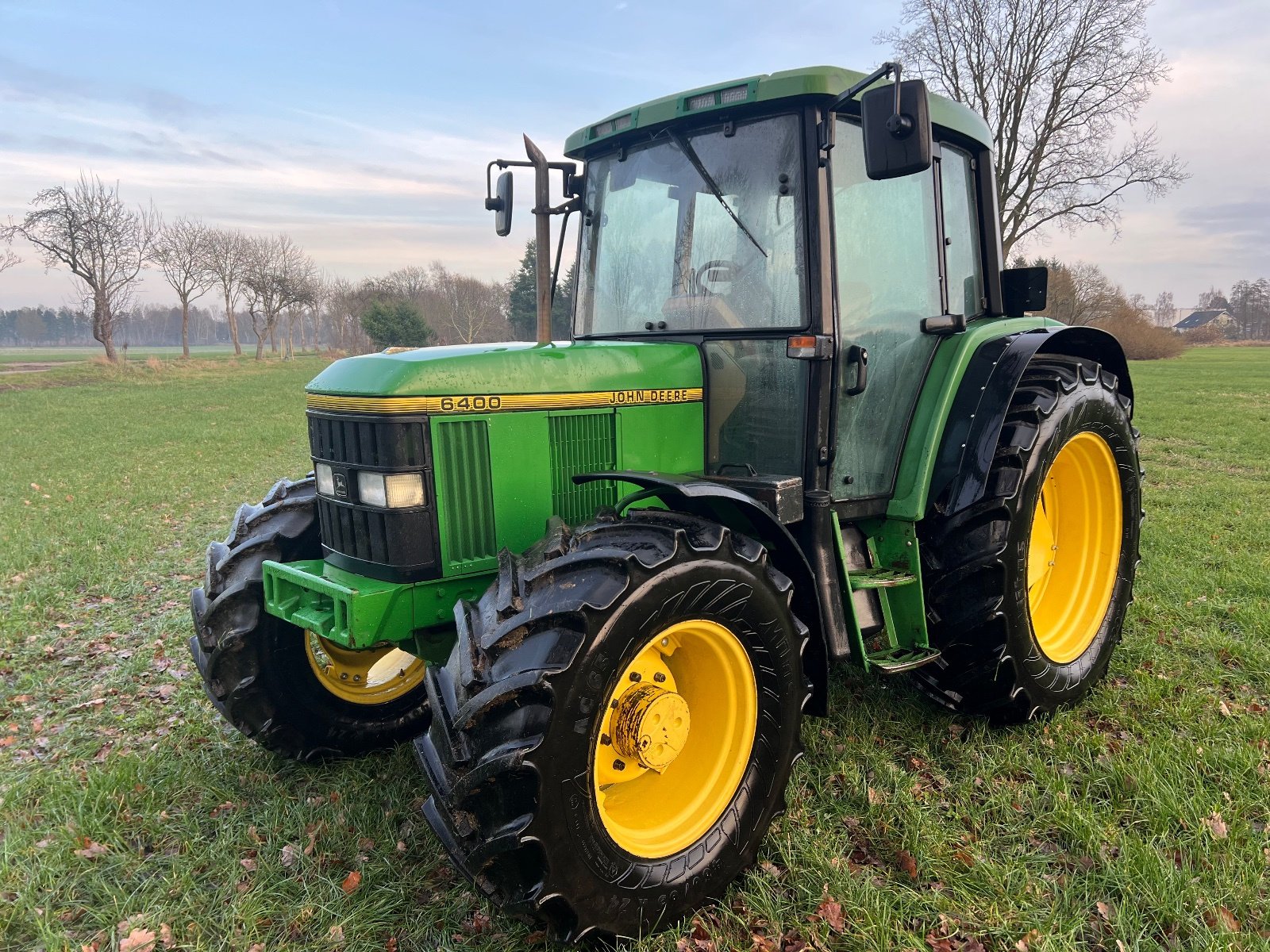 Traktor типа John Deere 6400, Gebrauchtmaschine в Scheeßel (Фотография 1)
