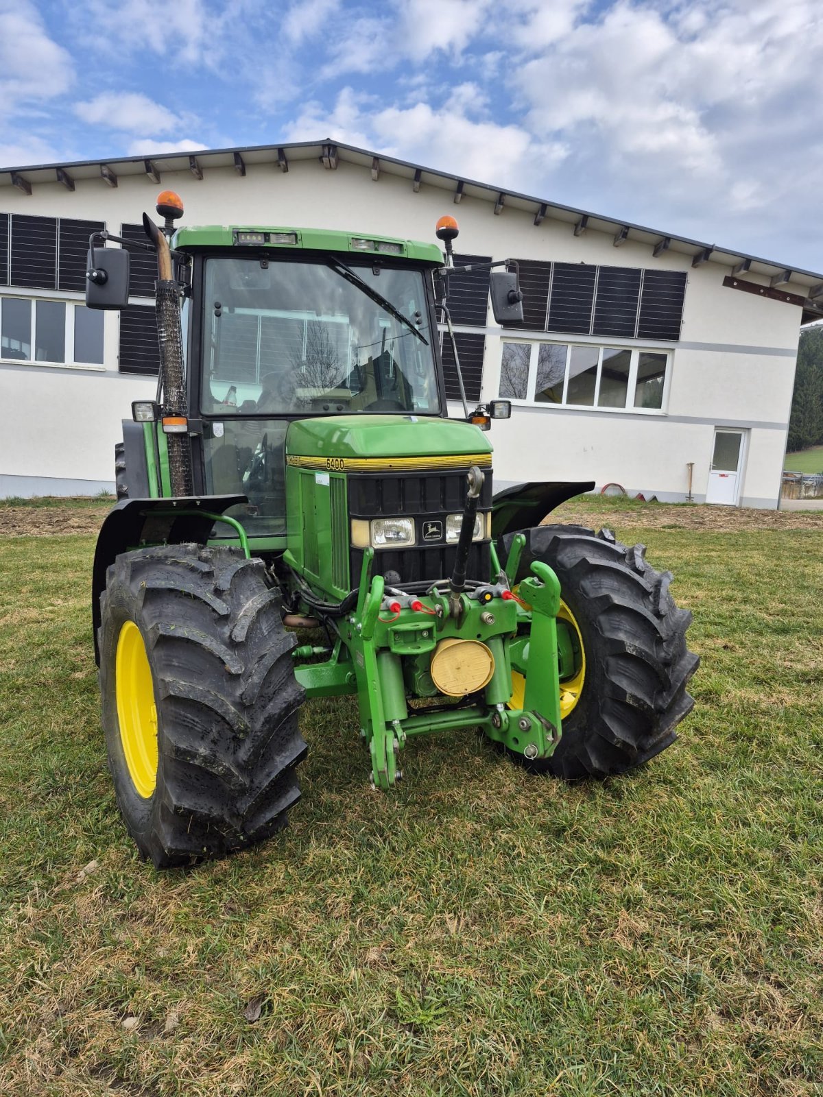 Traktor des Typs John Deere 6400, Gebrauchtmaschine in Oepping  (Bild 2)