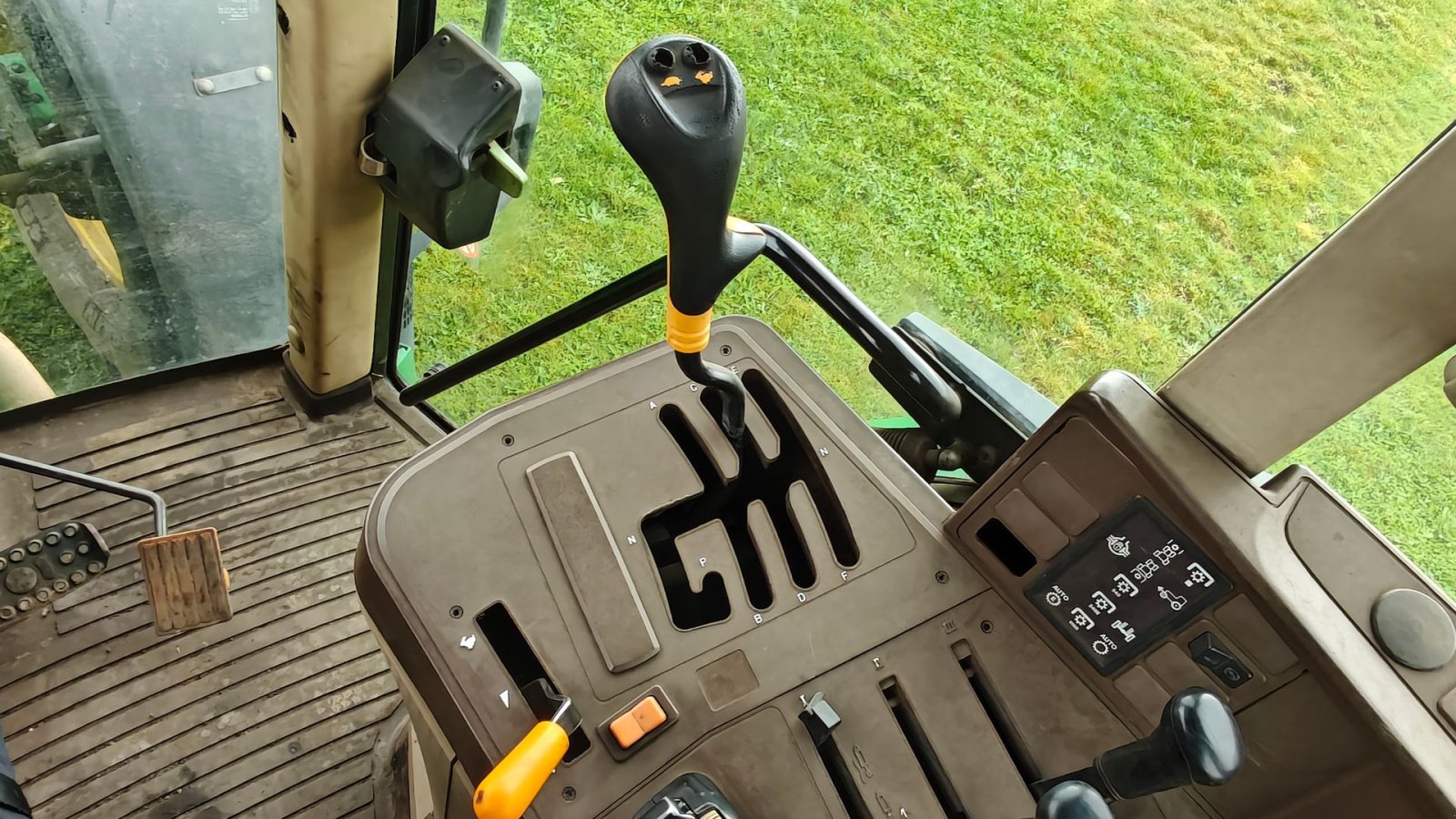 Traktor типа John Deere 6410, Gebrauchtmaschine в Holstebro (Фотография 9)