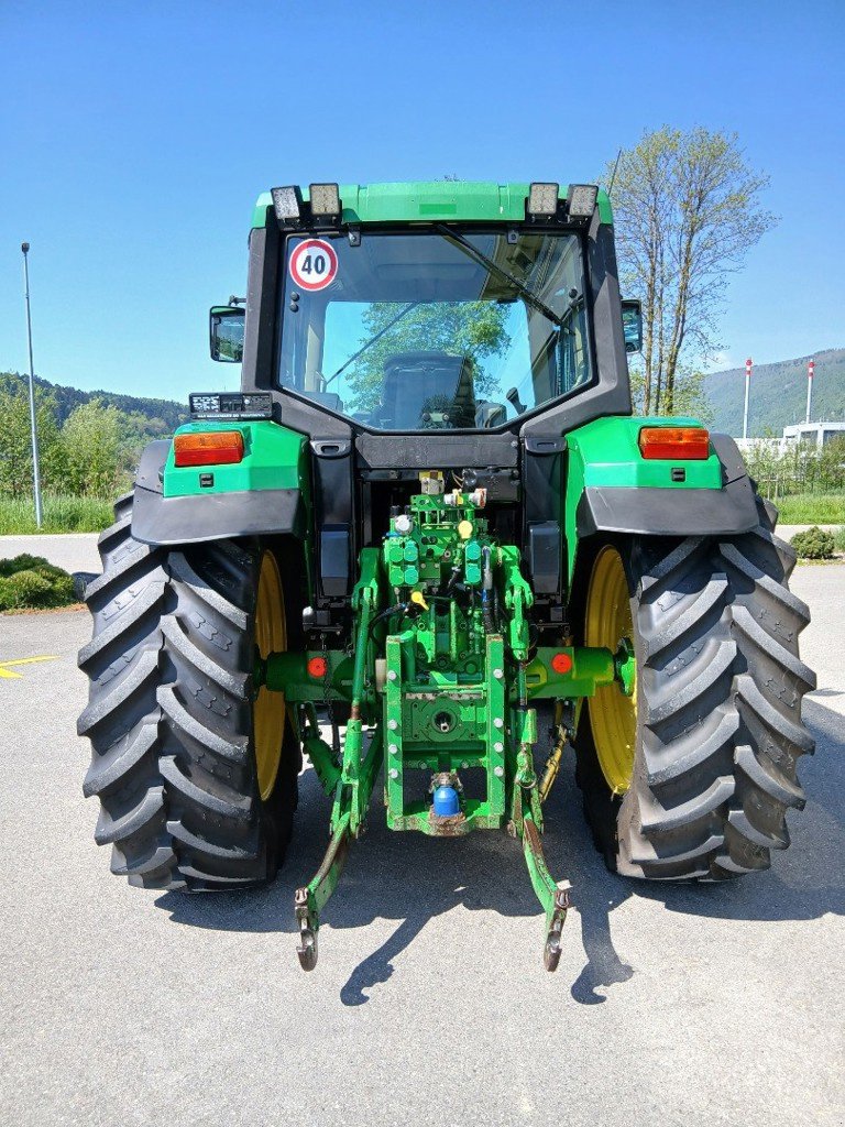 Traktor типа John Deere 6410, Gebrauchtmaschine в Lengnau (Фотография 3)