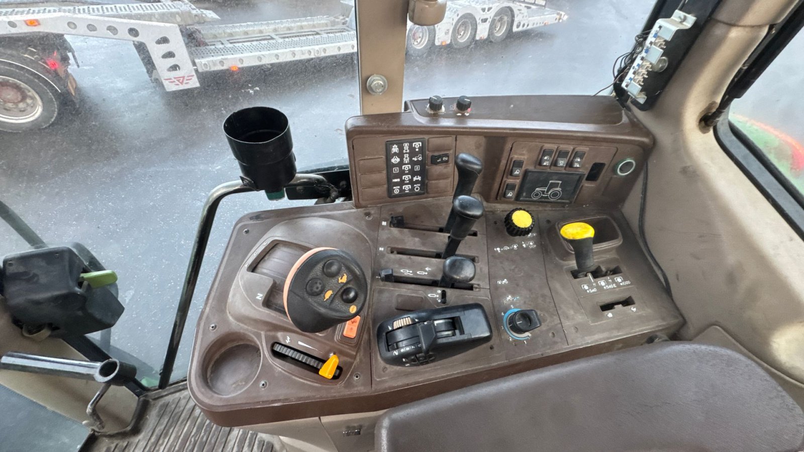 Traktor του τύπου John Deere 6420 MED TLS AFFJEDRET FORAKSEL!, Gebrauchtmaschine σε Nørager (Φωτογραφία 20)