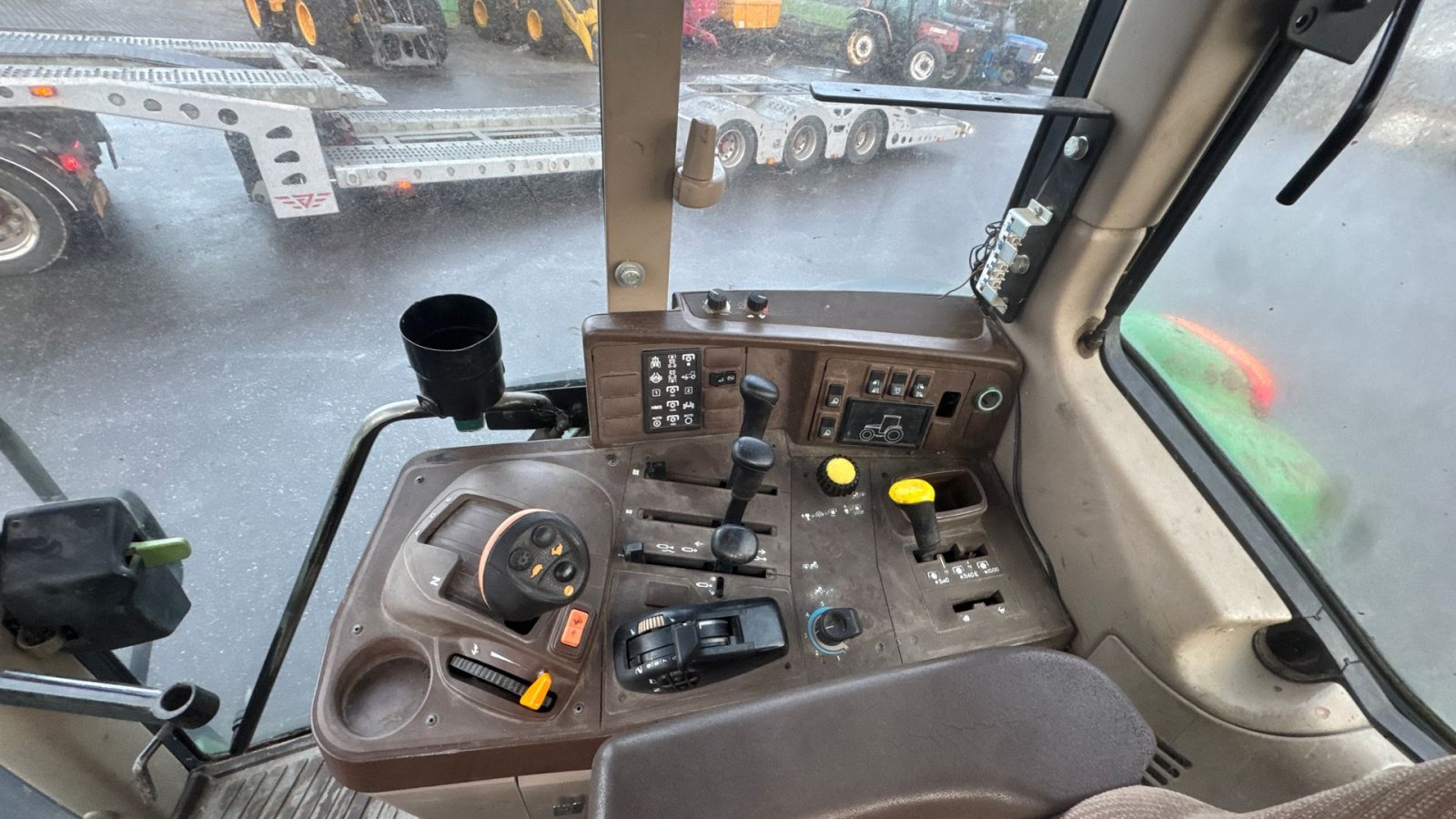 Traktor του τύπου John Deere 6420 MED TLS AFFJEDRET FORAKSEL!, Gebrauchtmaschine σε Nørager (Φωτογραφία 17)