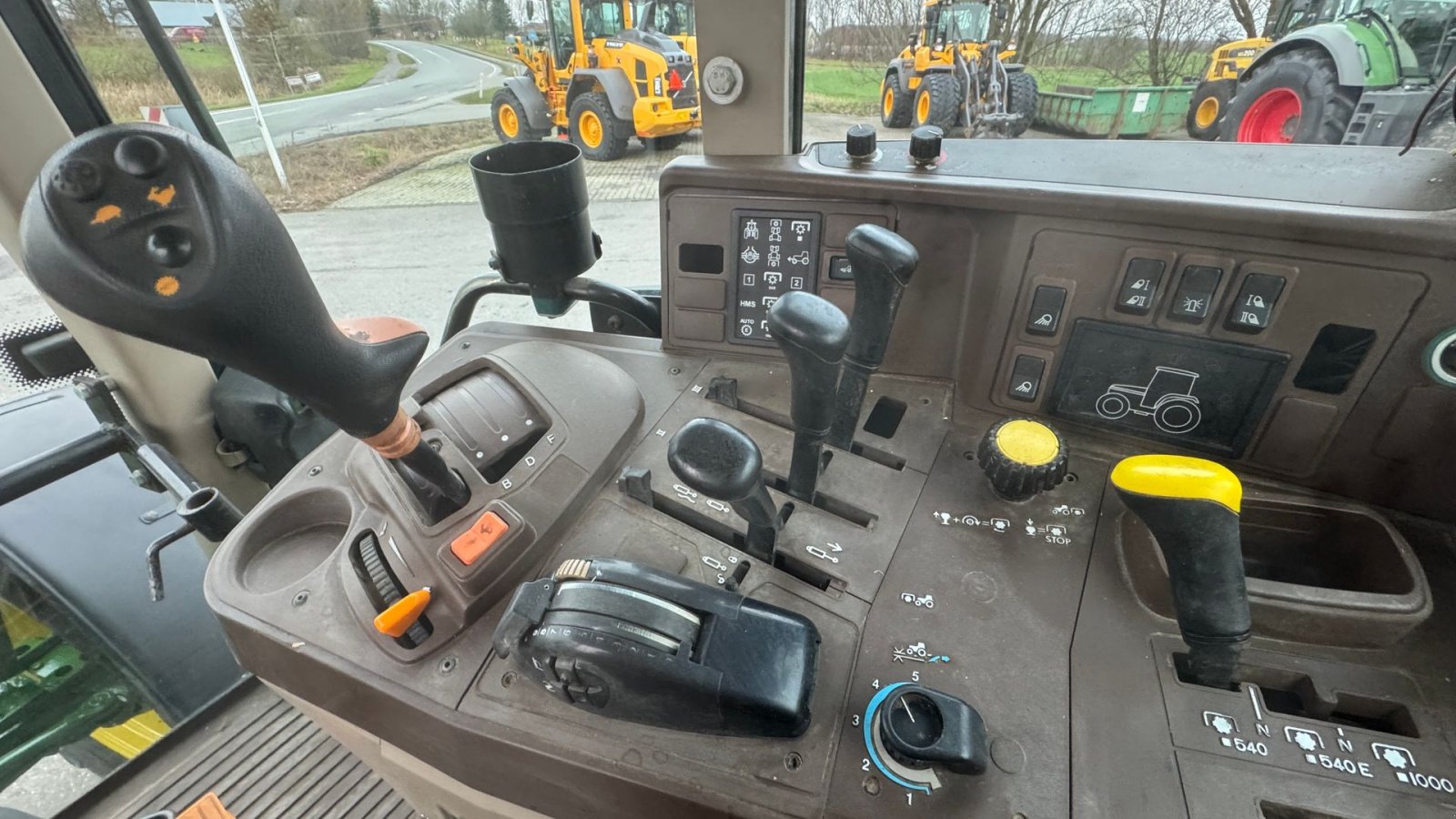 Traktor del tipo John Deere 6420 MED TLS AFFJEDRET FORAKSEL!, Gebrauchtmaschine en Nørager (Imagen 17)