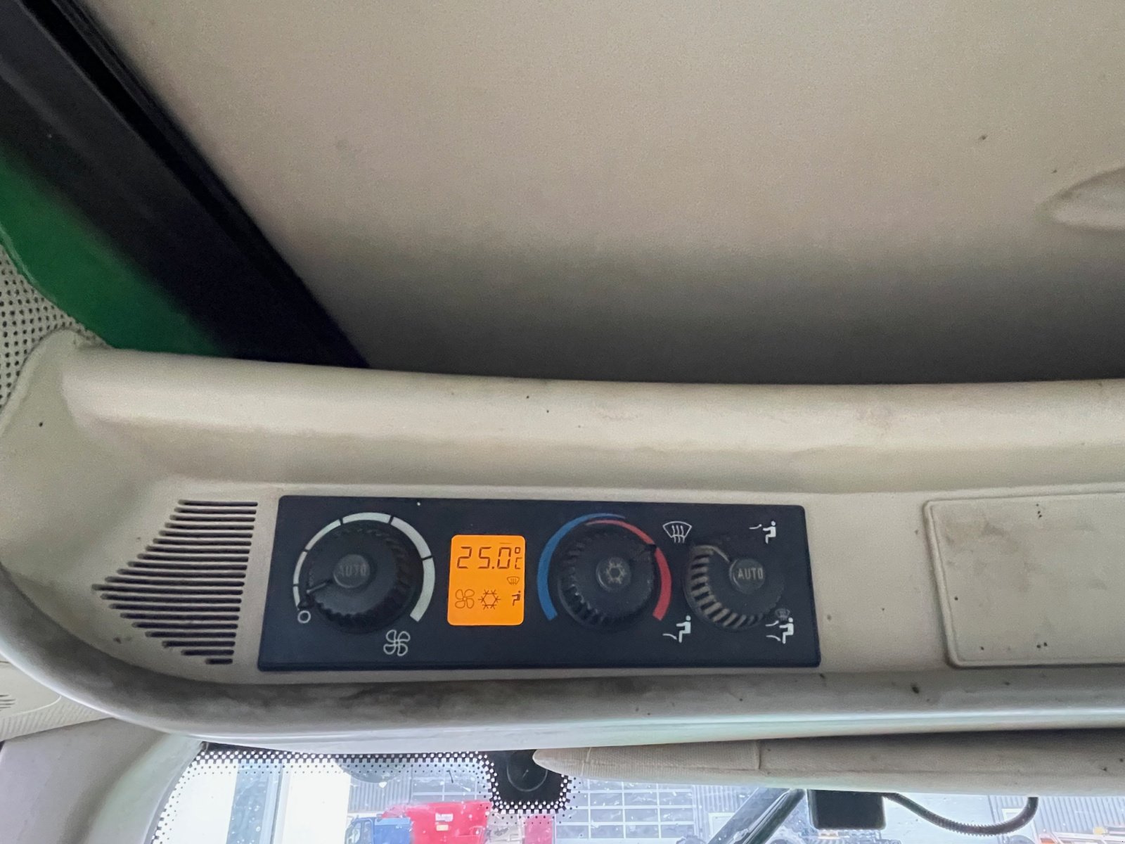 Traktor van het type John Deere 6420 Premium, Gebrauchtmaschine in Burglengenfeld (Foto 9)