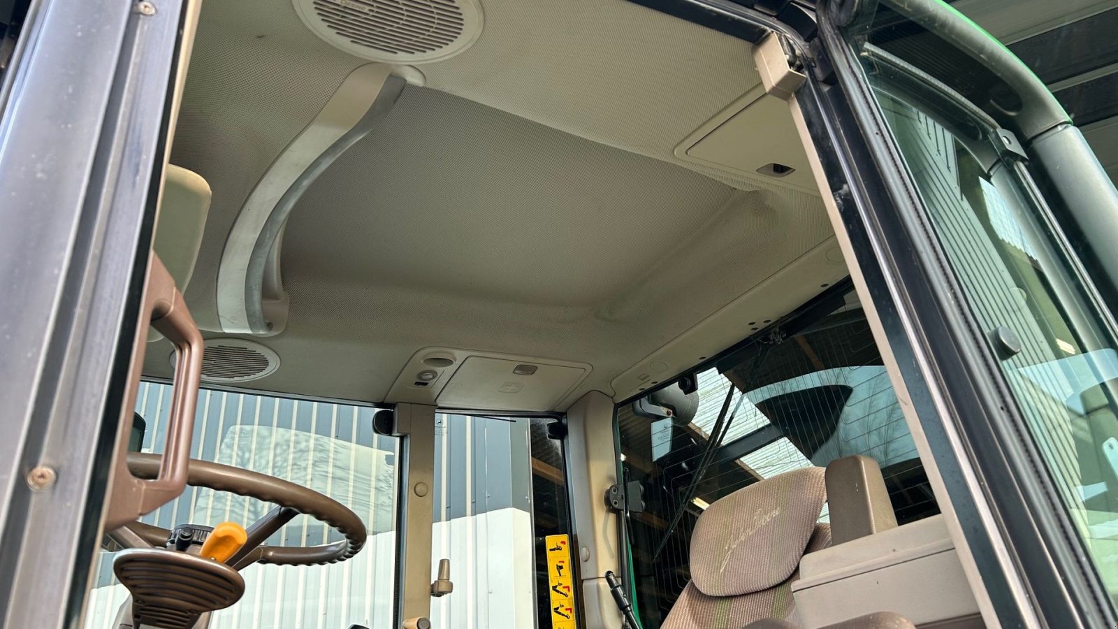 Traktor от тип John Deere 6420 TLS, Gebrauchtmaschine в Thorsø (Снимка 20)