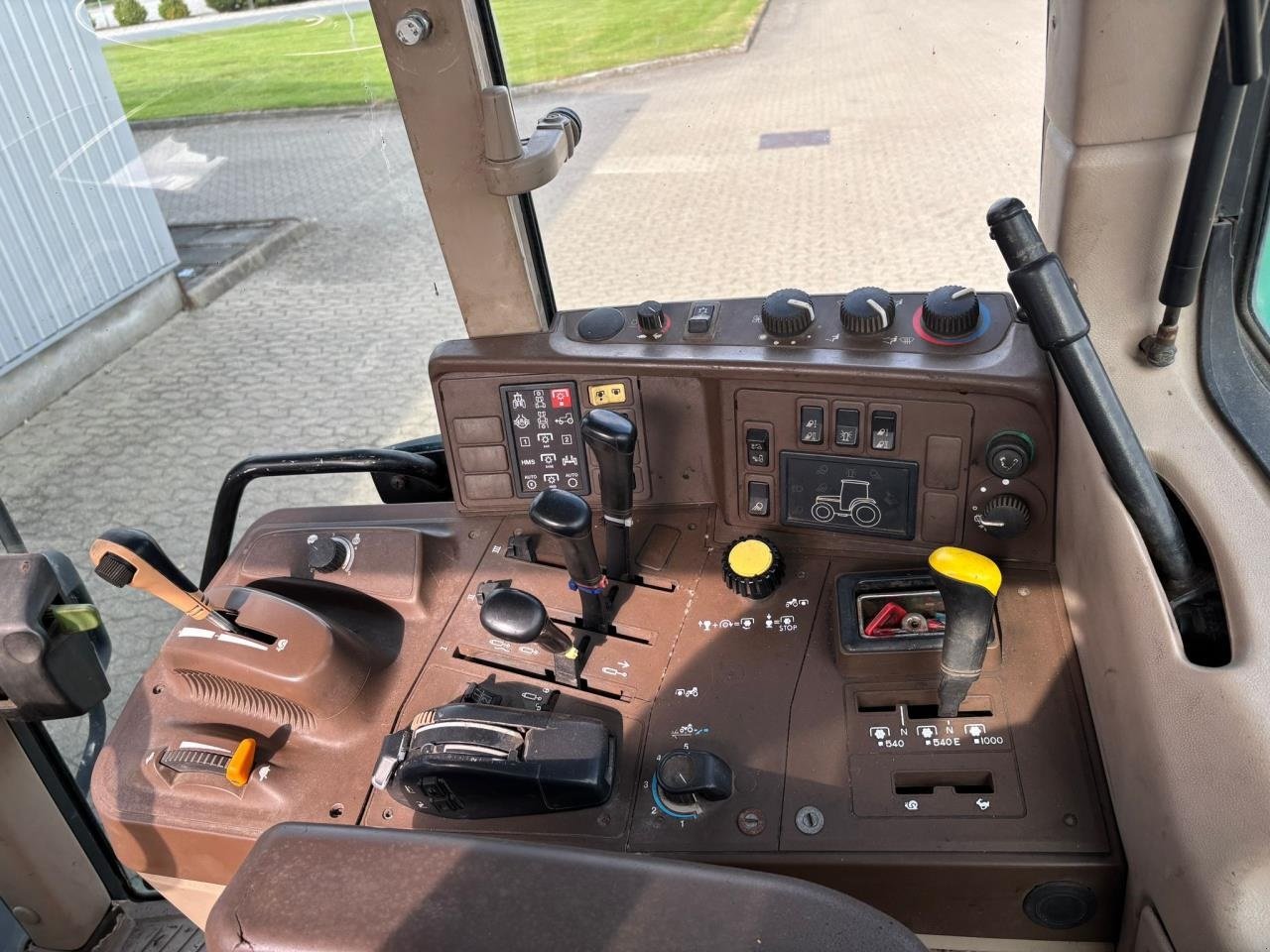 Traktor des Typs John Deere 6420, Gebrauchtmaschine in Bramming (Bild 7)