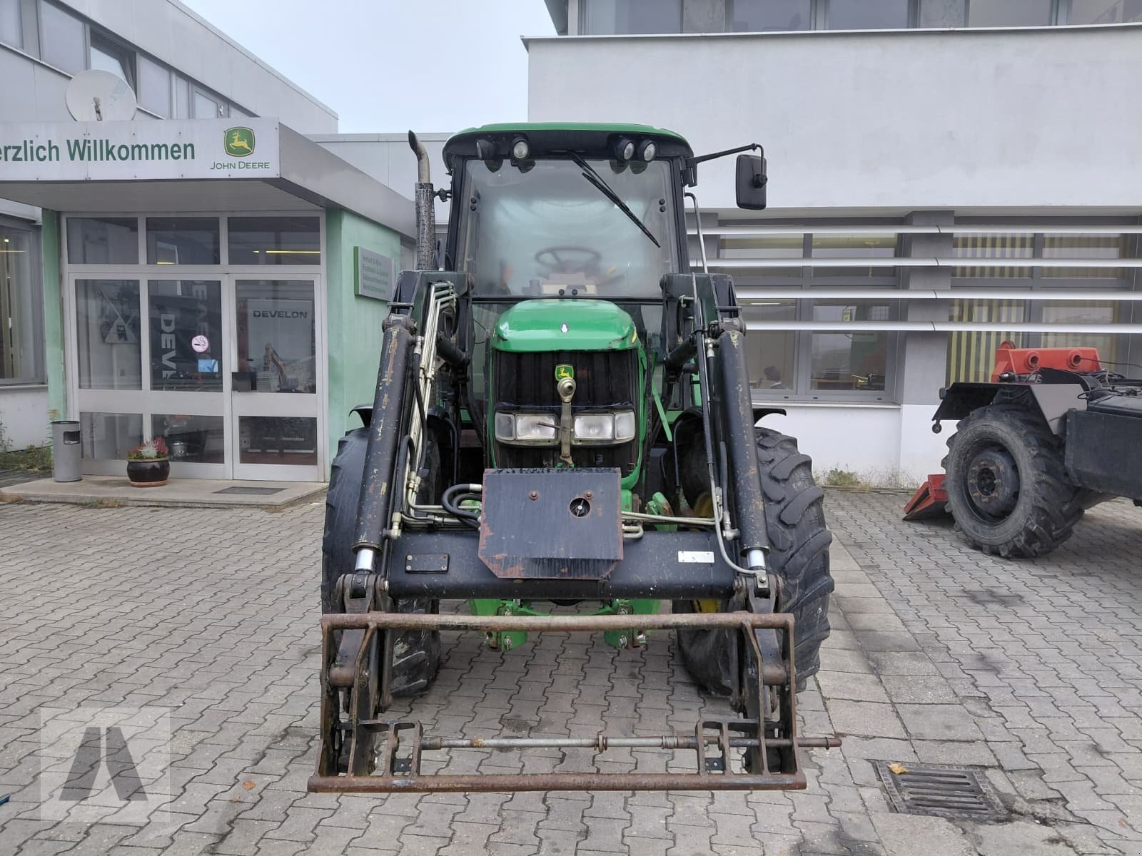 Traktor des Typs John Deere 6420, Gebrauchtmaschine in Regensburg (Bild 4)