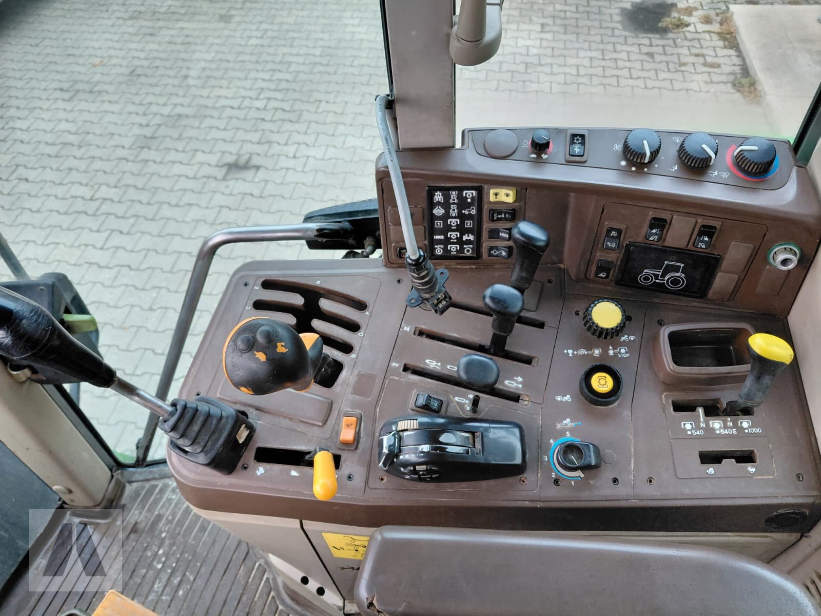 Traktor типа John Deere 6420, Gebrauchtmaschine в Regensburg (Фотография 18)