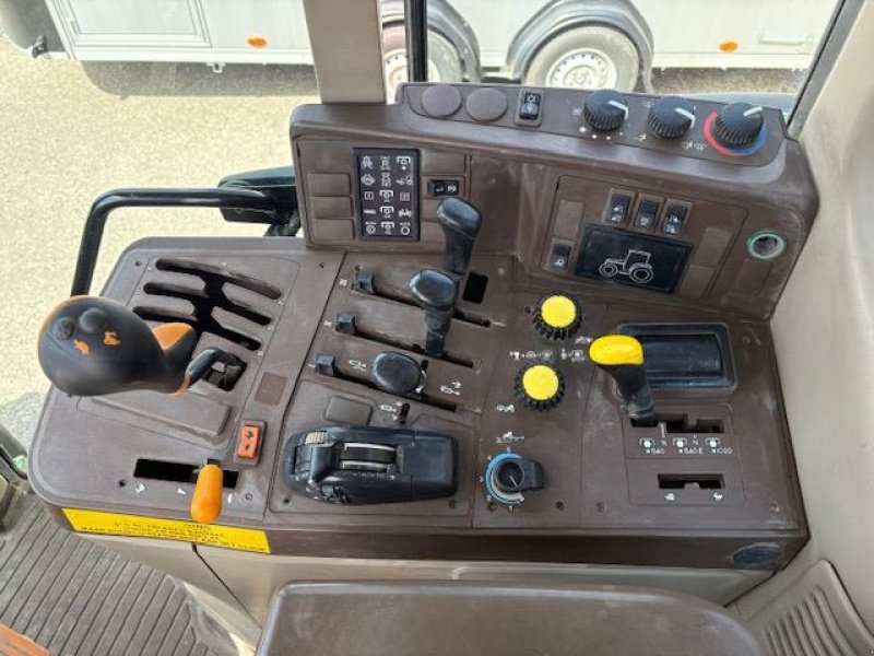 Traktor типа John Deere 6420, Gebrauchtmaschine в St. - Jacobiparochie (Фотография 10)