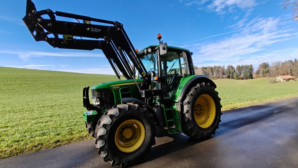 Traktor des Typs John Deere 6430 Premium, Gebrauchtmaschine in Albligen (Bild 1)