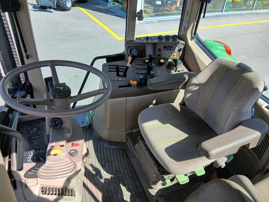 Traktor типа John Deere 6430 Standard, Gebrauchtmaschine в Lengnau (Фотография 3)